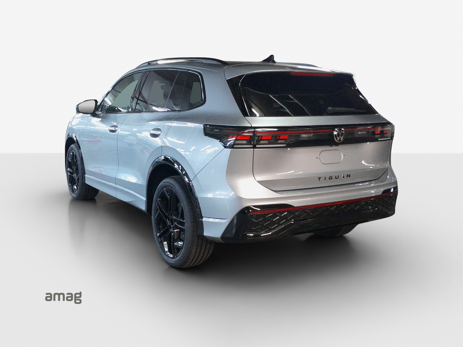VW Tiguan 2.0 TSI DSG R-Line 4Motion-image-2