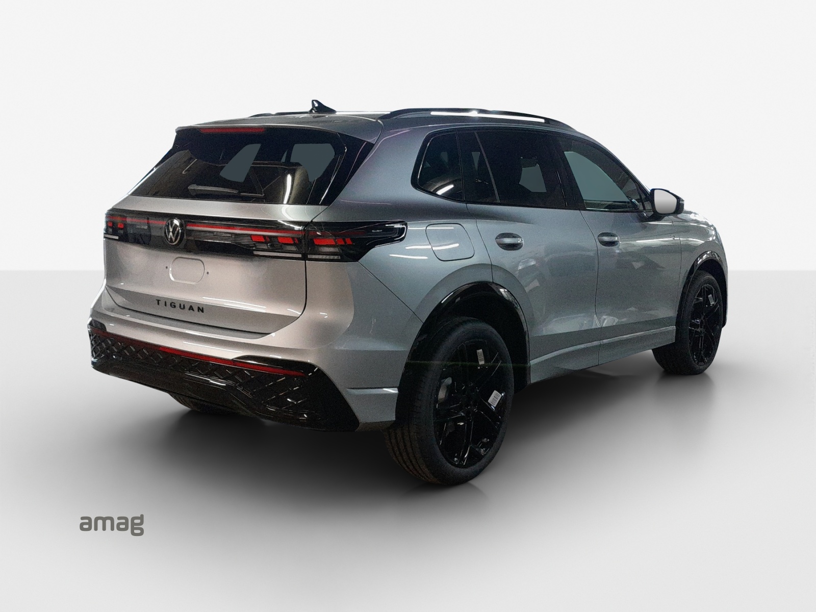 VW Tiguan 2.0 TSI DSG R-Line 4Motion-image-4