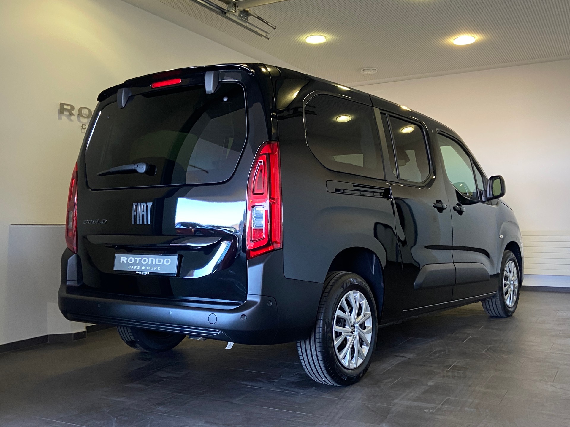 FIAT Doblo L2 1.5 BlueHDi Automat - 7 Plätze-showroom-element-1