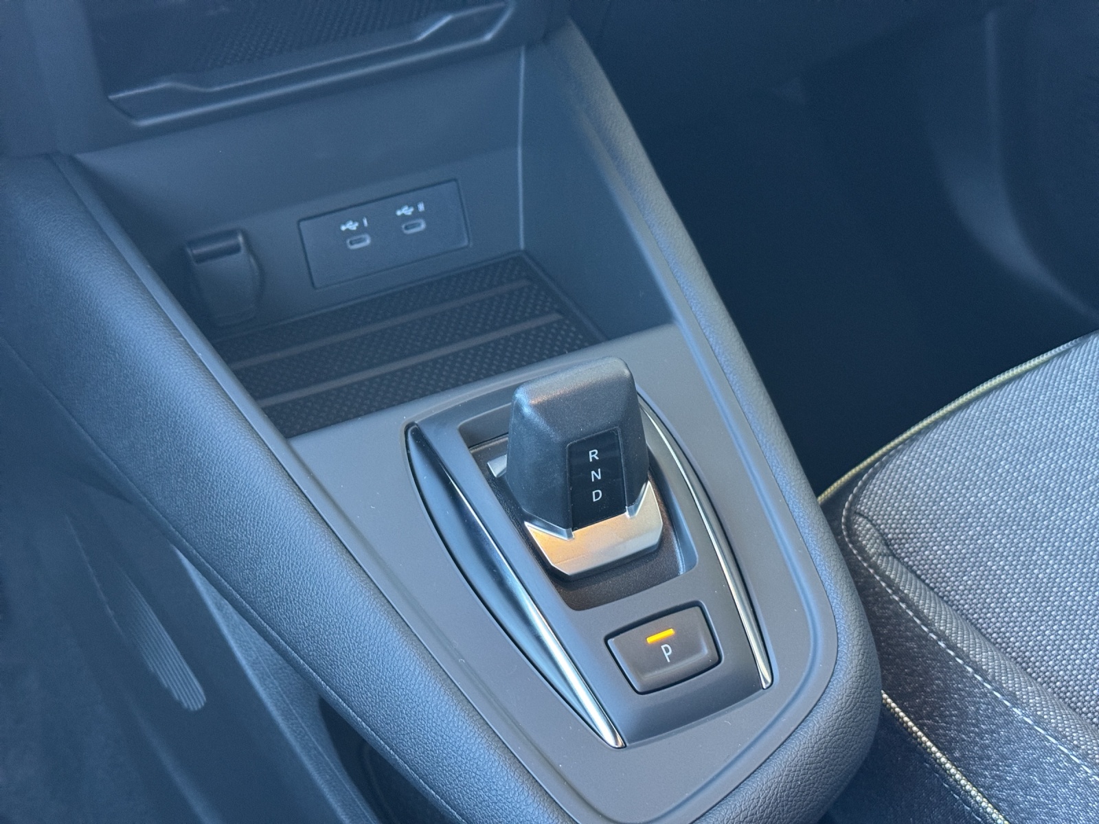 MITSUBISHI Grandis 1.3 MH Intense-image-12