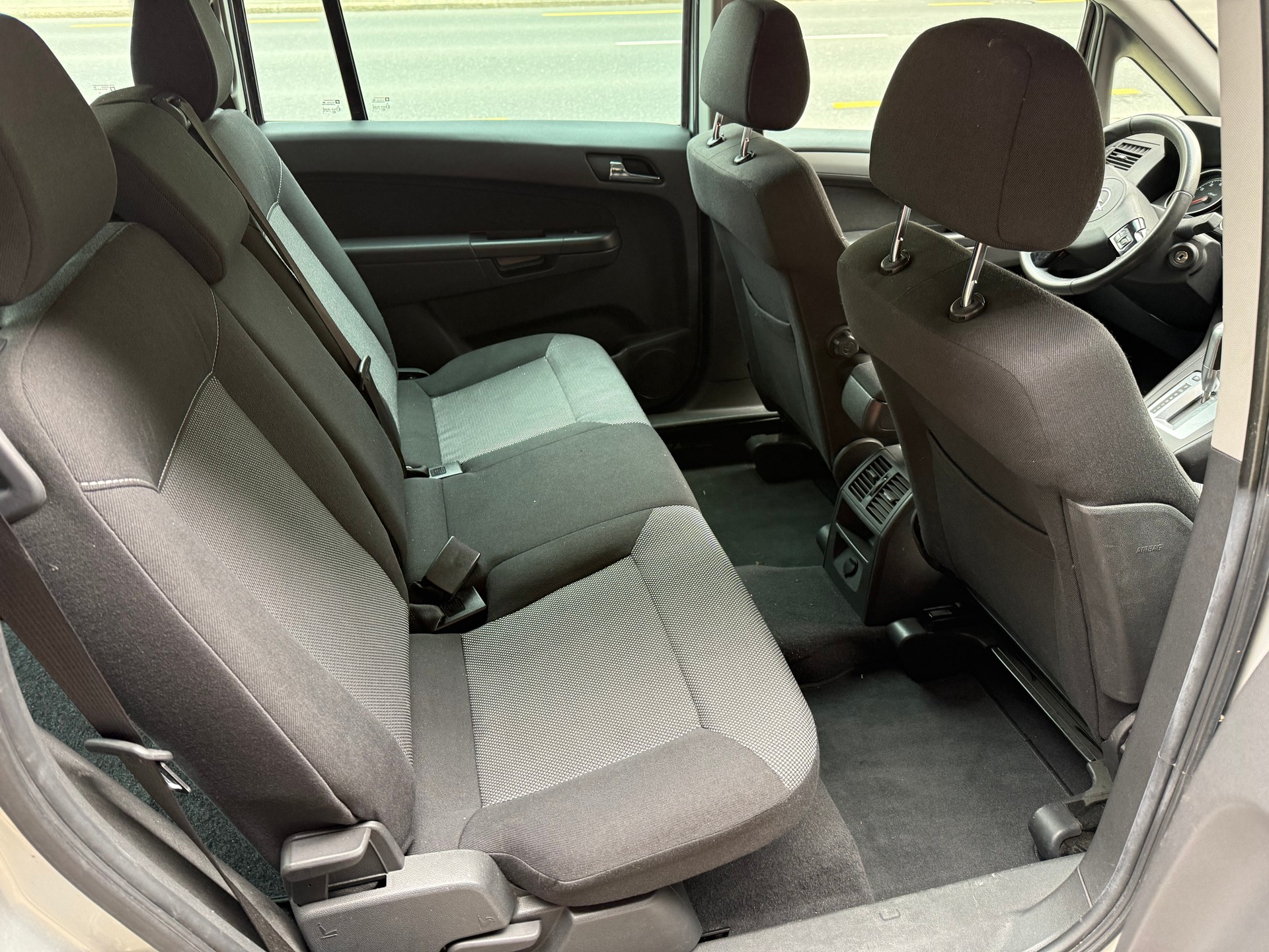 OPEL Zafira 2.2i 16V Anniversary Edition Automatic-image-5