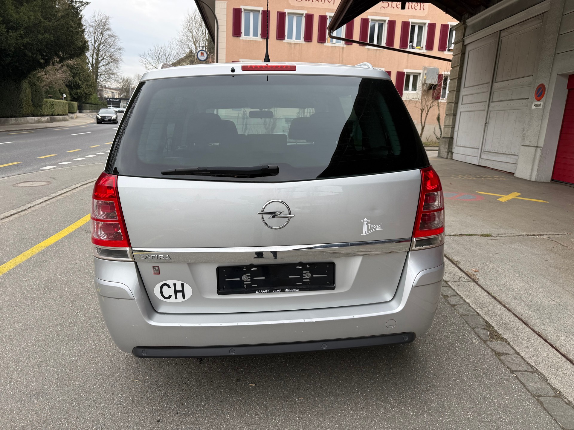 OPEL Zafira 2.2i 16V Anniversary Edition Automatic-image-3