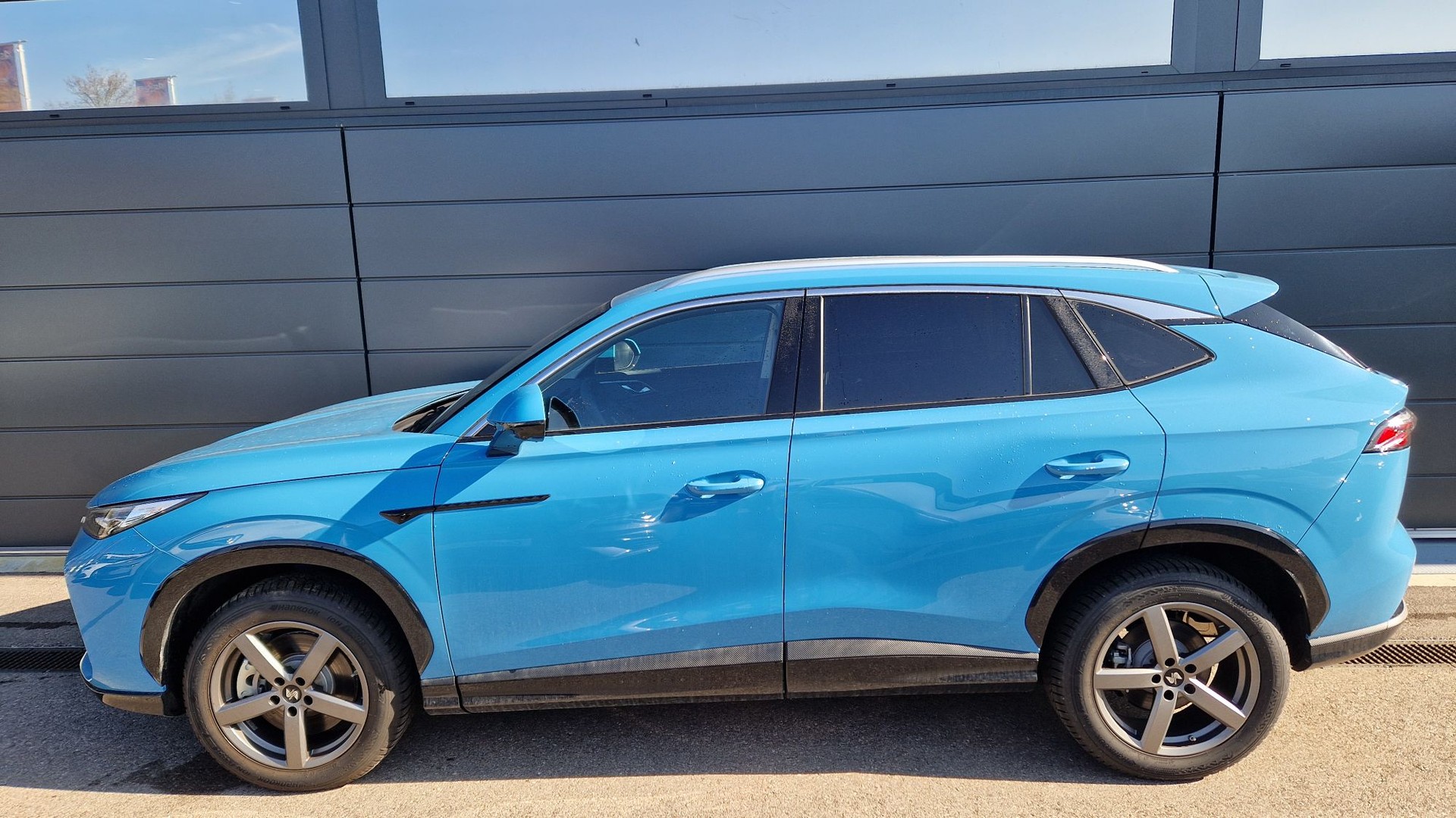 MG HS 1.5 T HEV Luxury-image-1