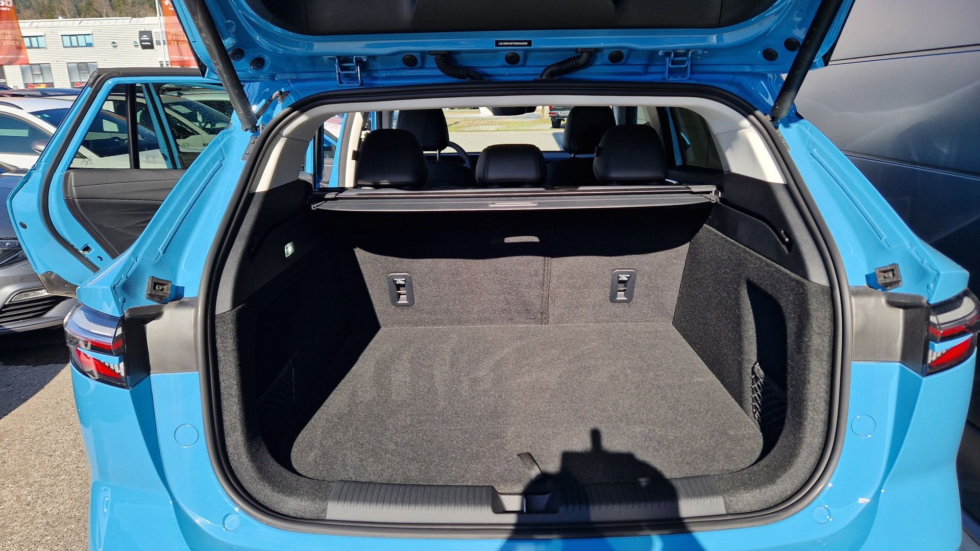 MG HS 1.5 T HEV Luxury-image-5