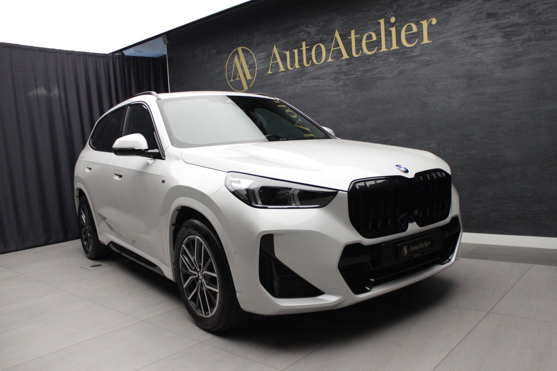BMW X1 xDrive 23d 48V M Sport-image-0