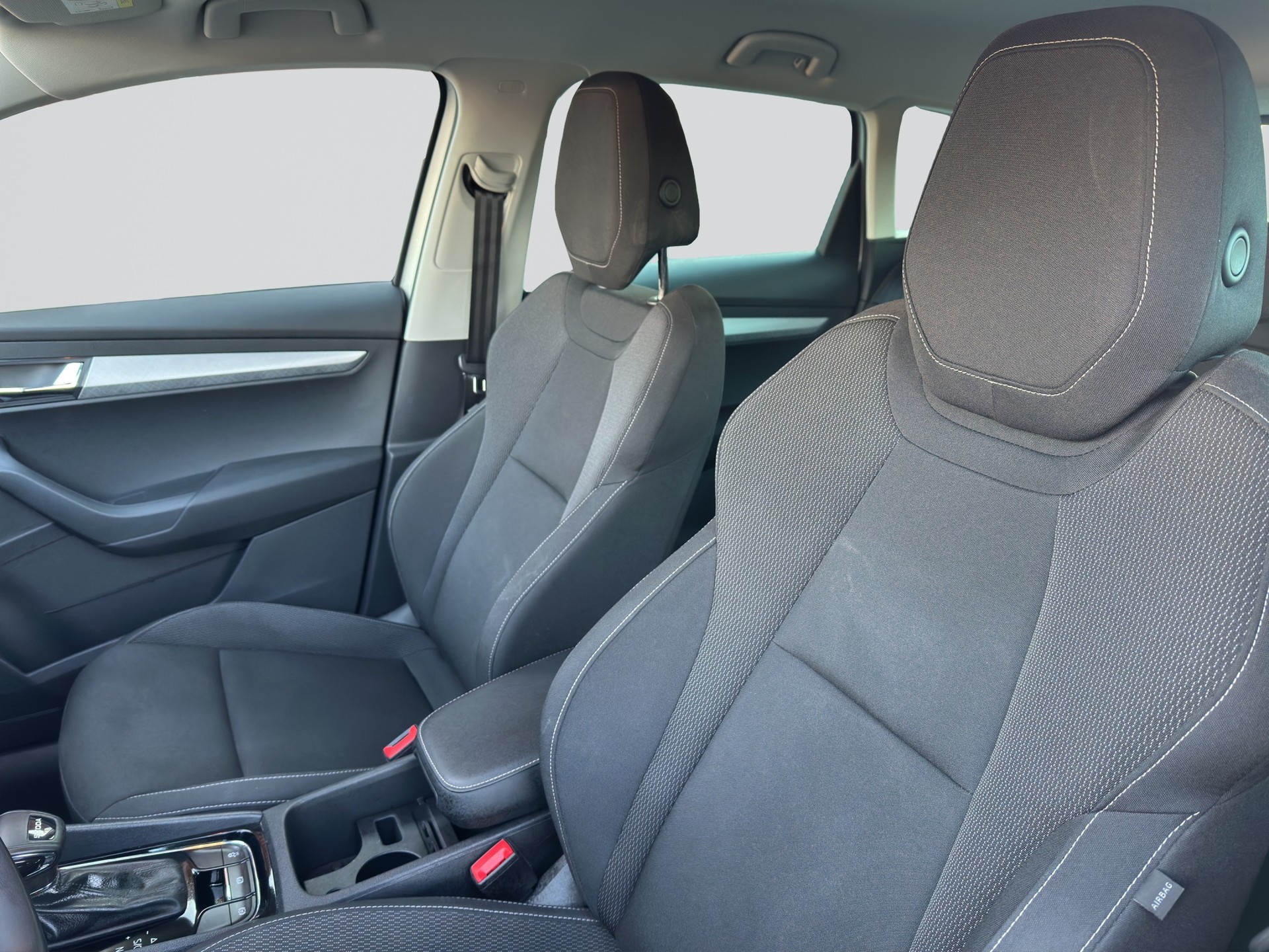 SKODA Karoq 1.5 TSI Selection DSG-image-5