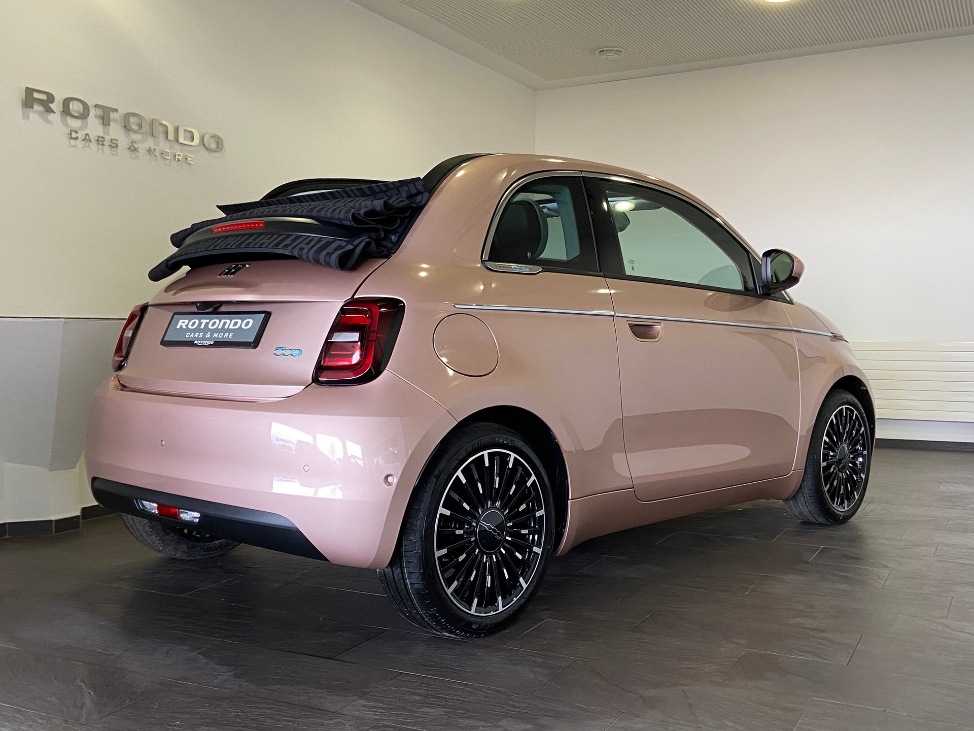FIAT 500 C electric 87 kW La Prima-image-2