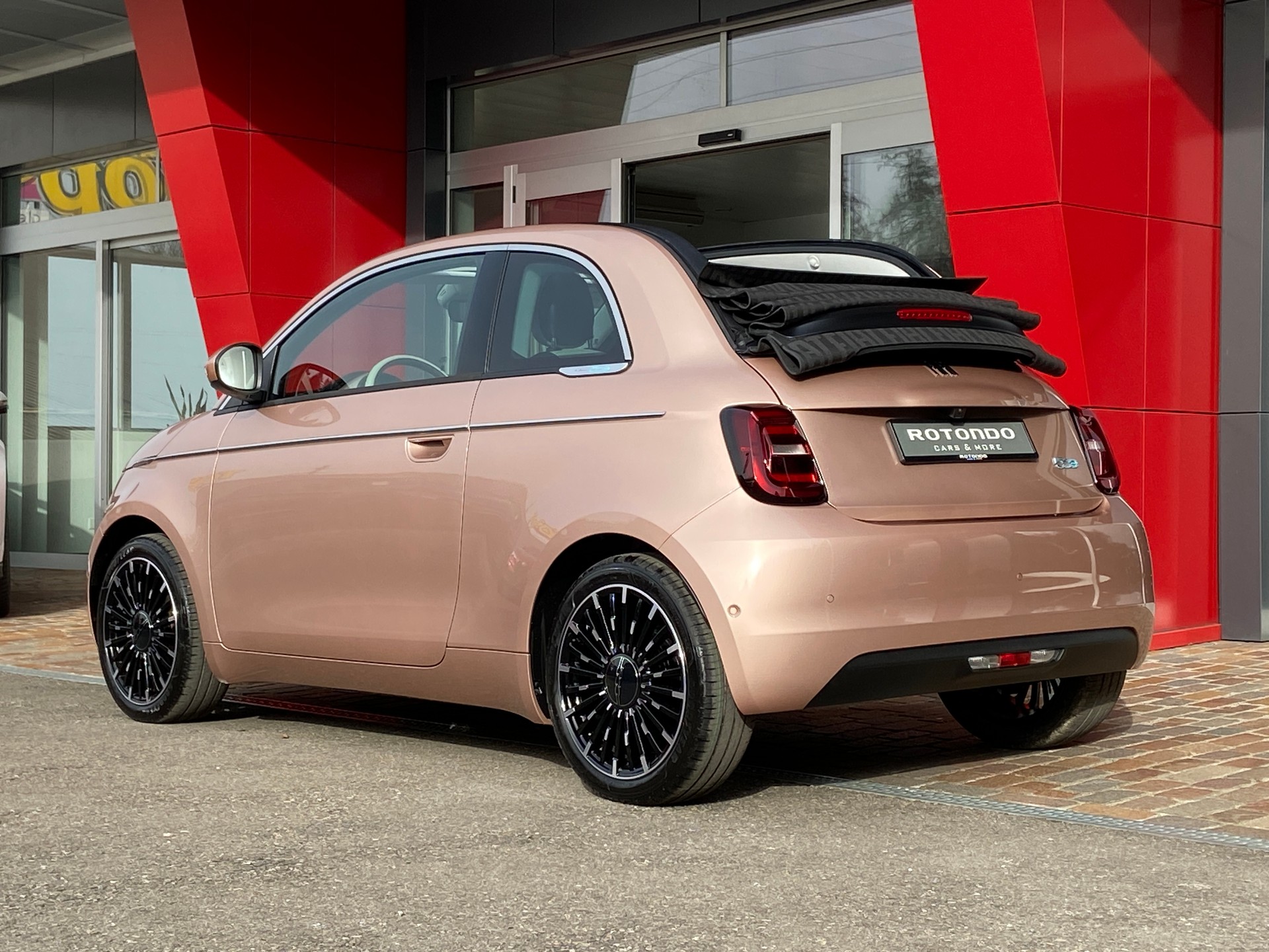 FIAT 500 C electric 87 kW La Prima-image-19