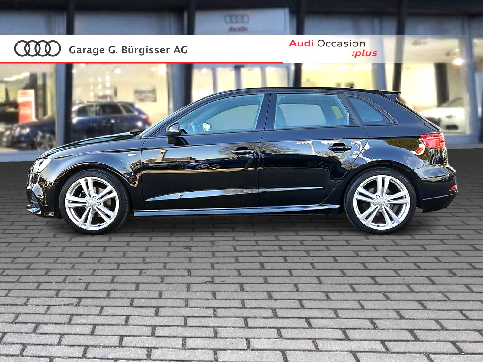 AUDI A3 Sportback 35 TFSI Sport Mythosschwarz Metallic-showroom-element-2