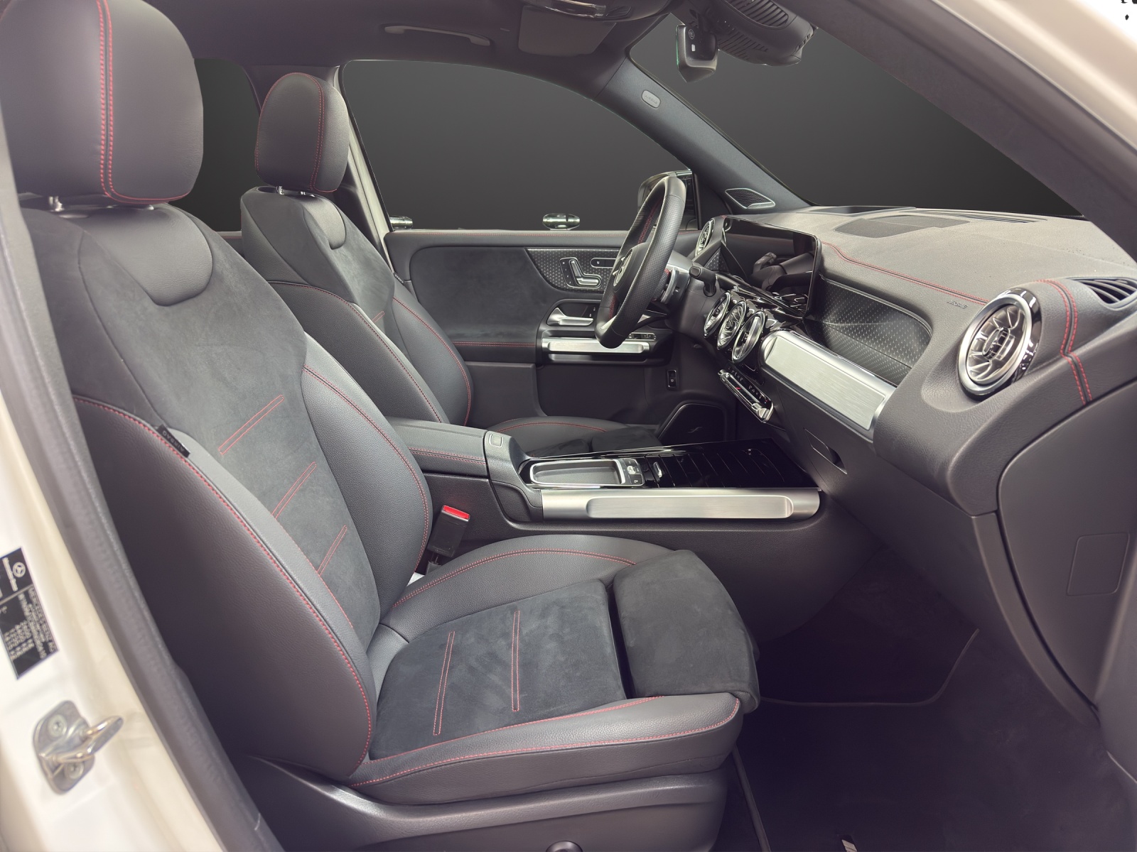 MERCEDES-BENZ EQB 350 AMG Line 4Matic-image-11