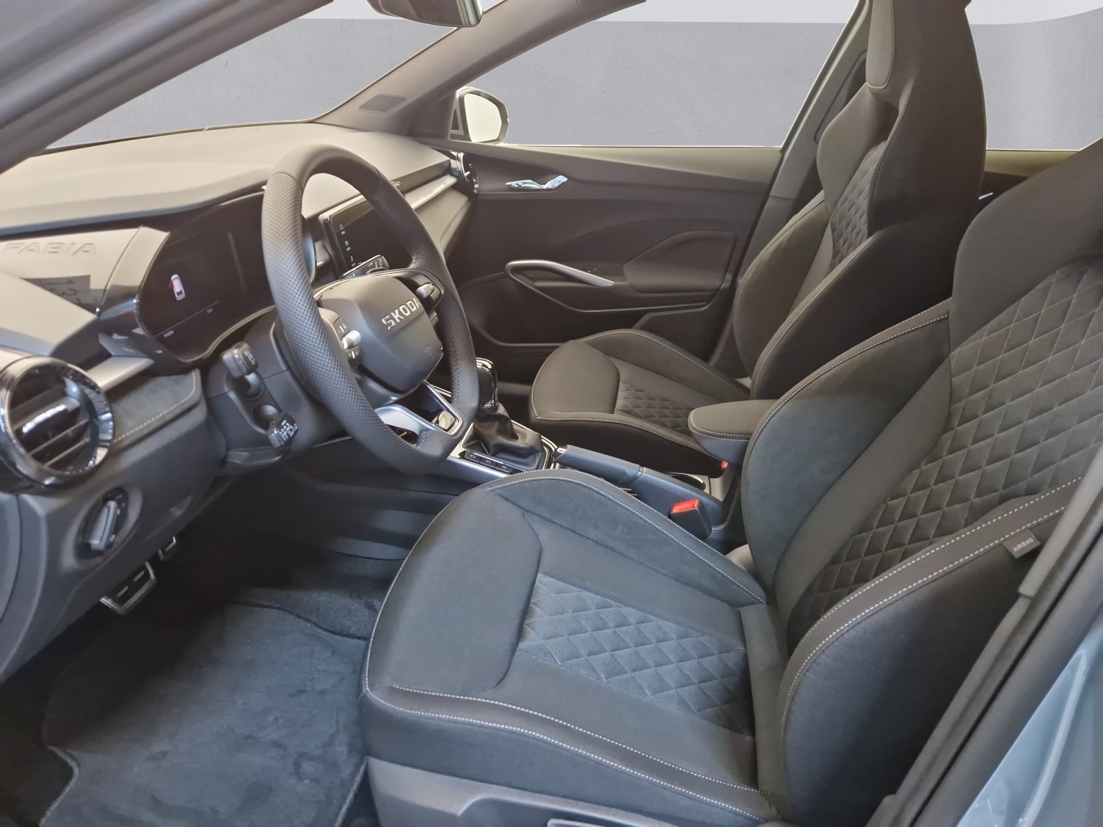 SKODA Fabia 1.0 TSI Dynamic DSG-image-8