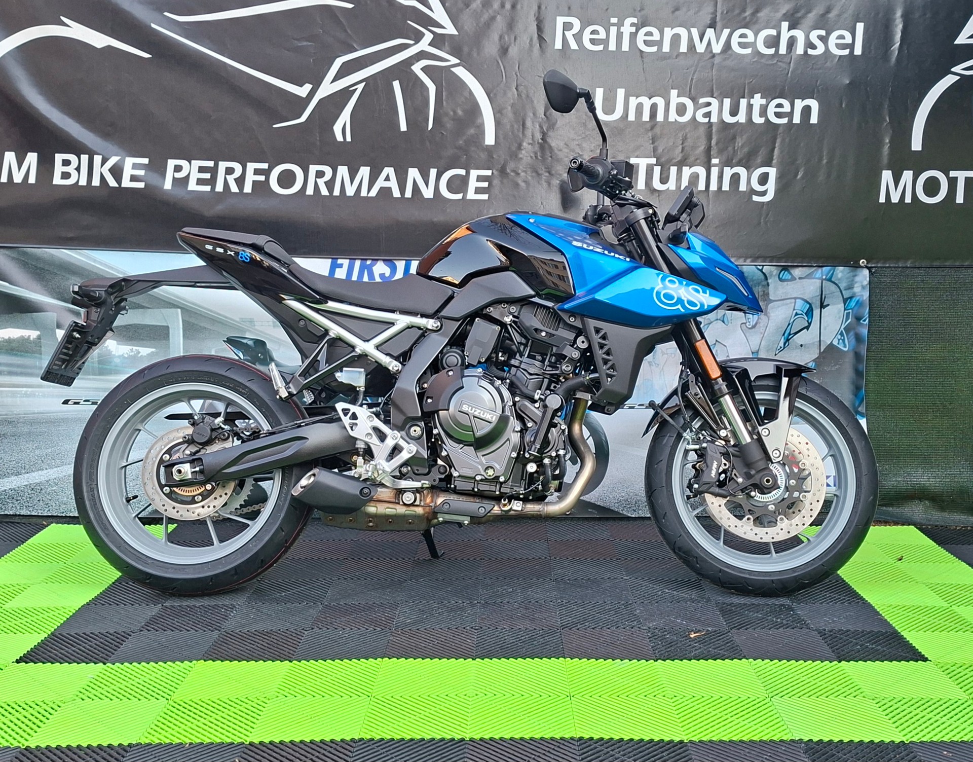SUZUKI GSX 8 S (35kW)-showroom-element-2