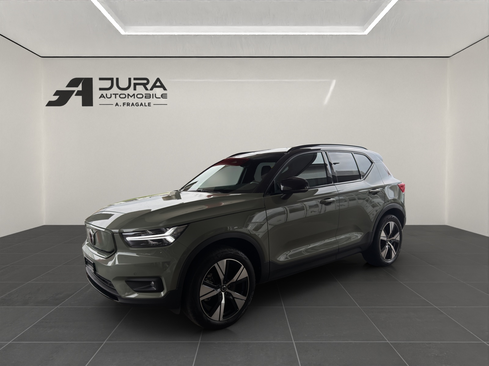 VOLVO XC40 P8 Twin R-Design AWD-image-1