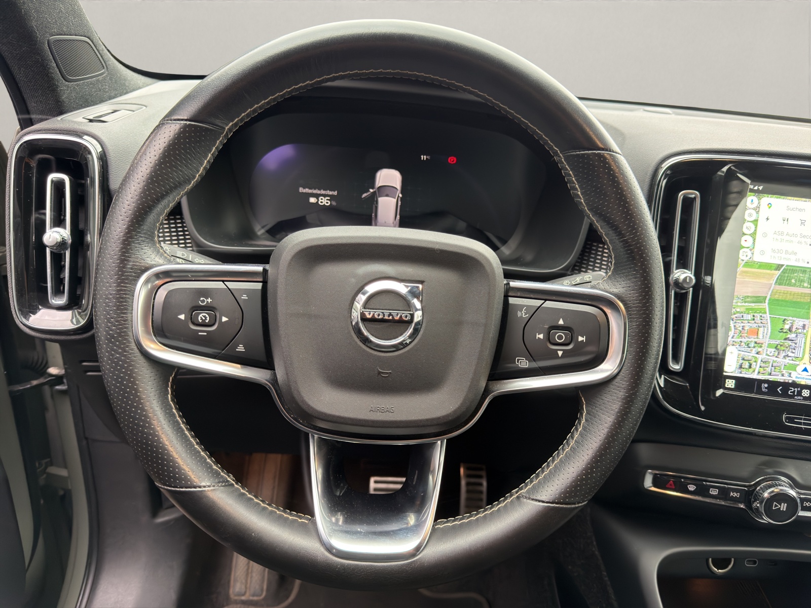 VOLVO XC40 P8 Twin R-Design AWD-image-10