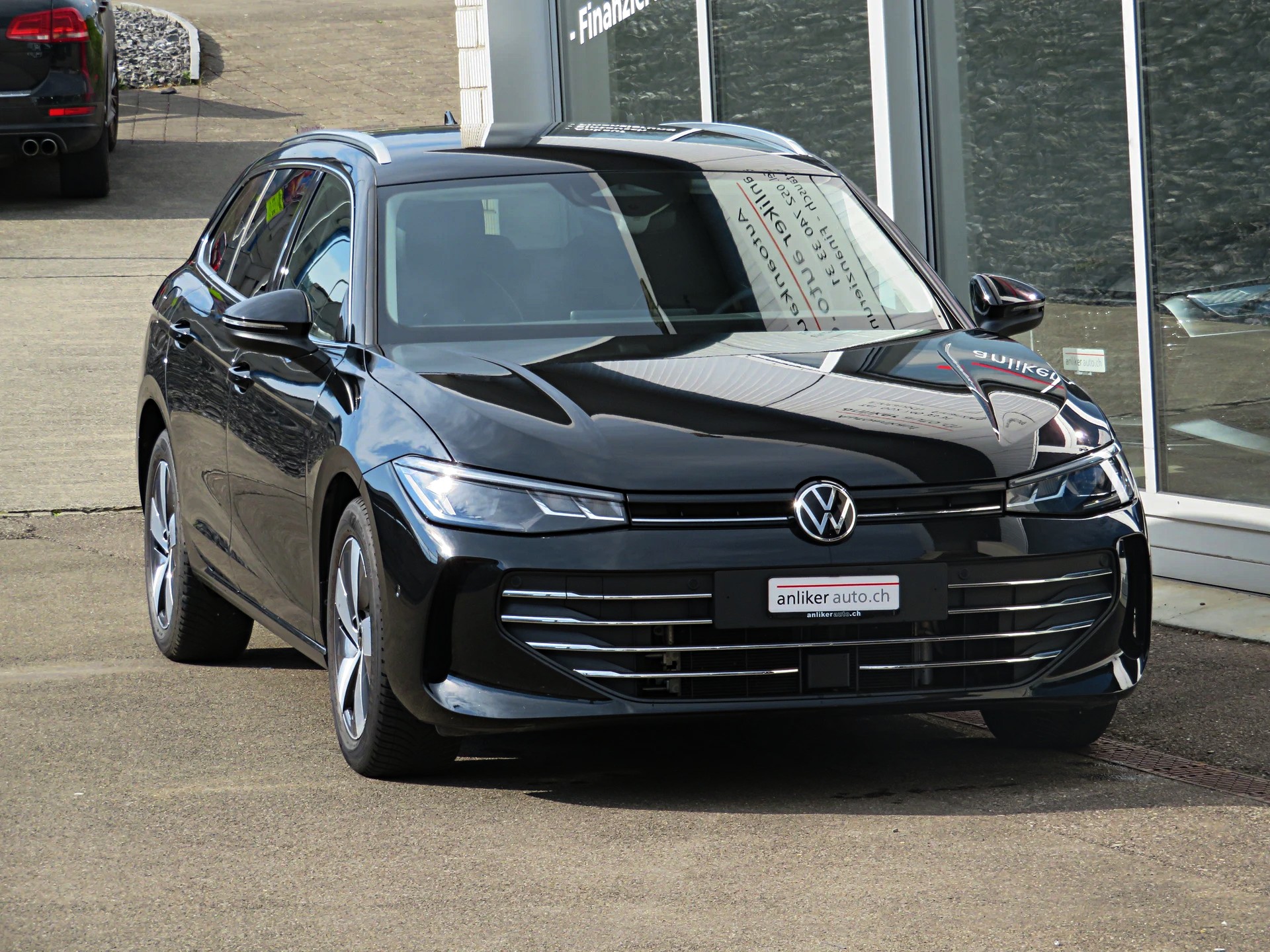 VW Passat Variant 1.5 TSI evo2 Plug-In- Hybrid Business DSG-image-0
