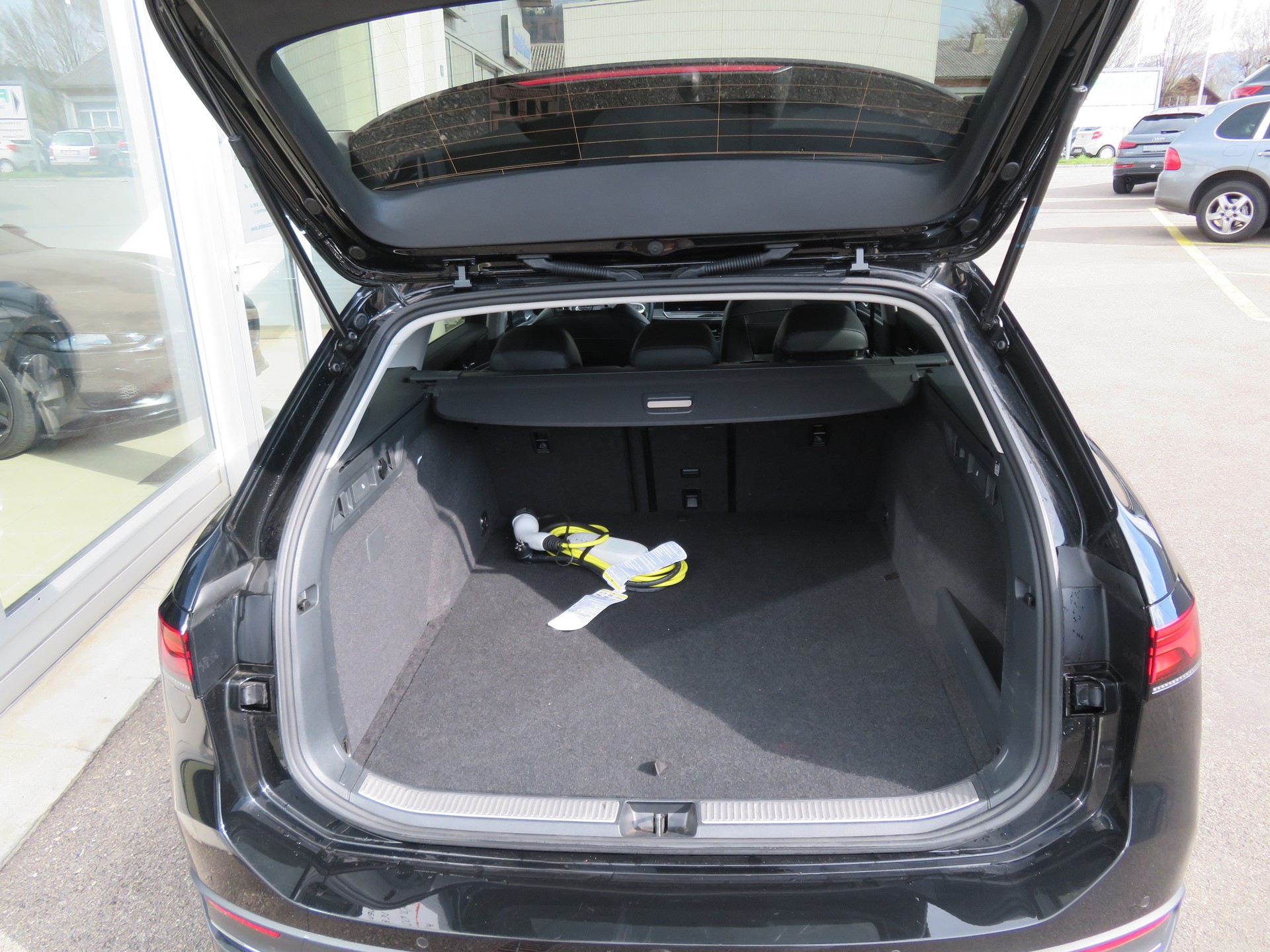 VW Passat Variant 1.5 TSI evo2 Plug-In- Hybrid Business DSG-image-3