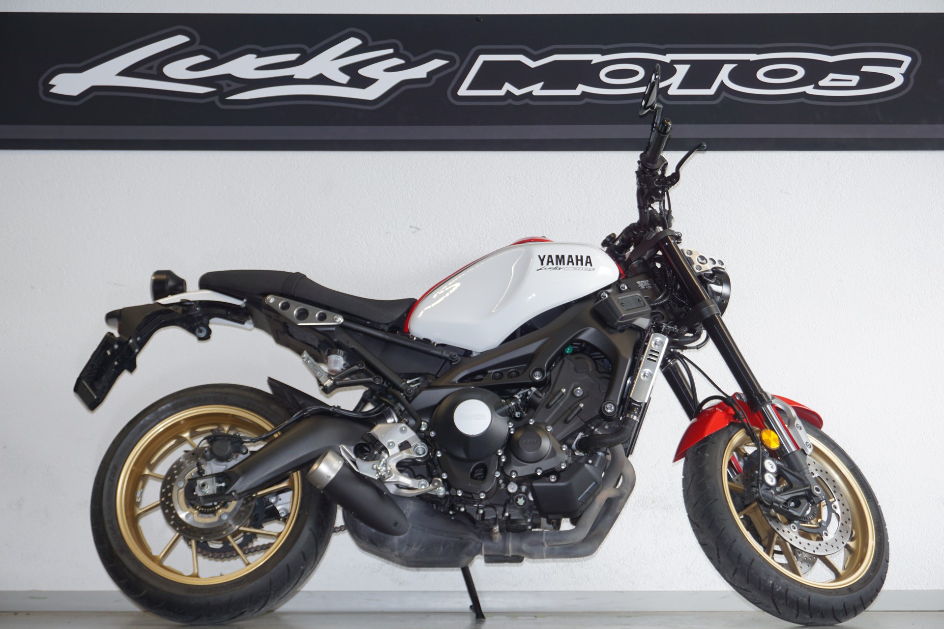 YAMAHA XSR 900-image-2