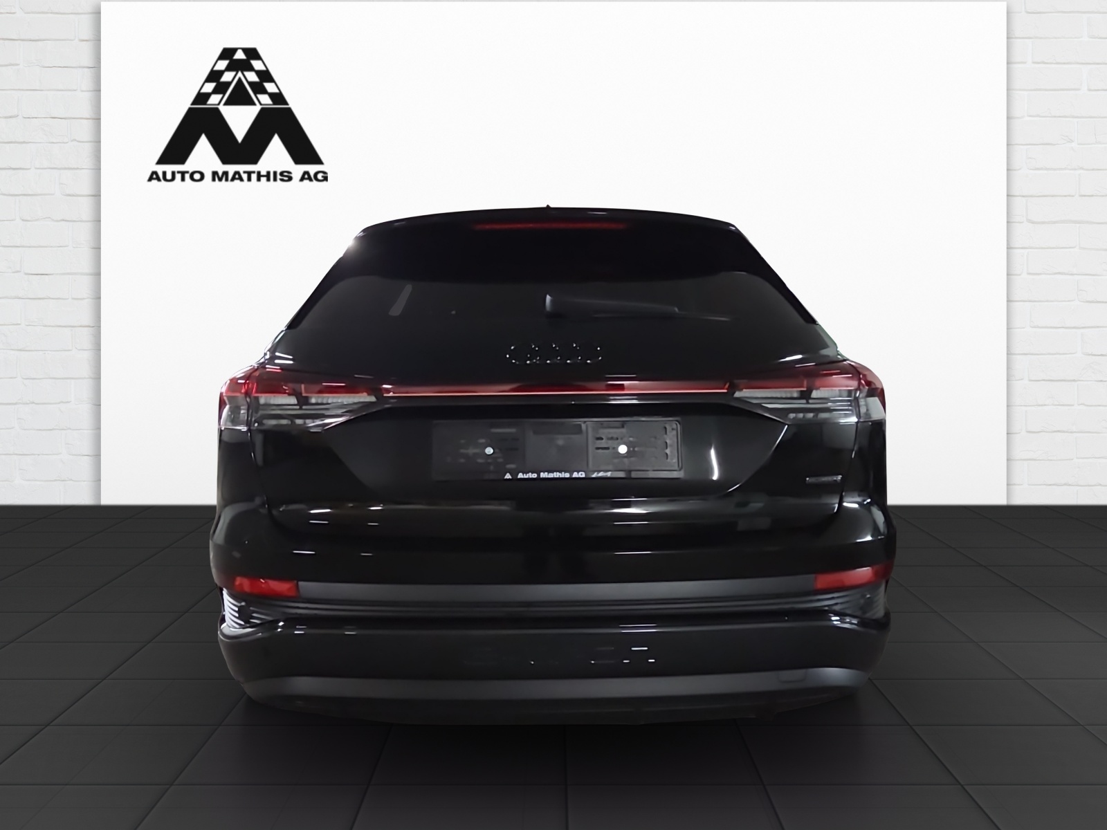 AUDI Q4 e-tron 45 Edition Swiss Ski quattro-image-9