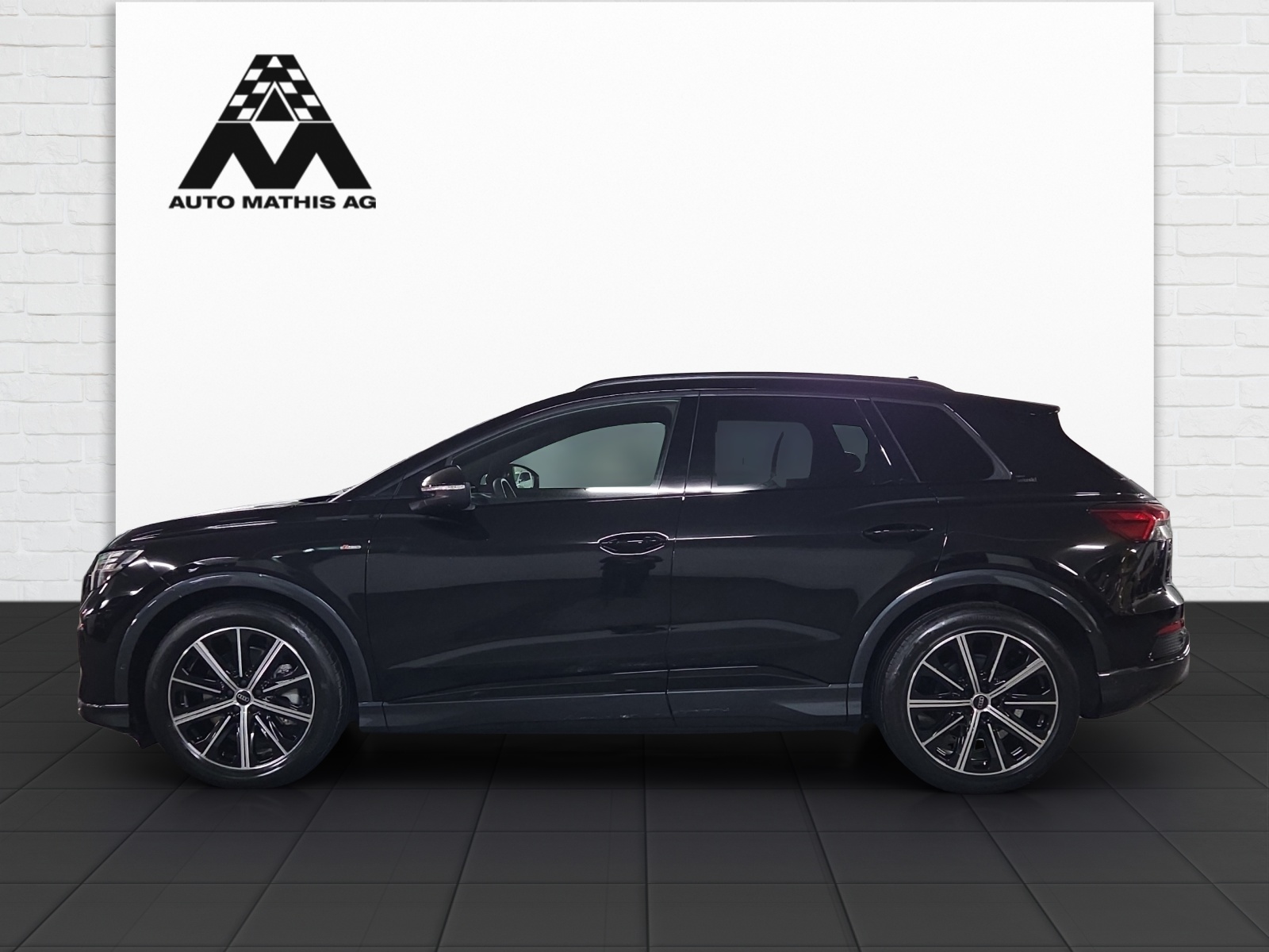 AUDI Q4 e-tron 45 Edition Swiss Ski quattro-showroom-element-2