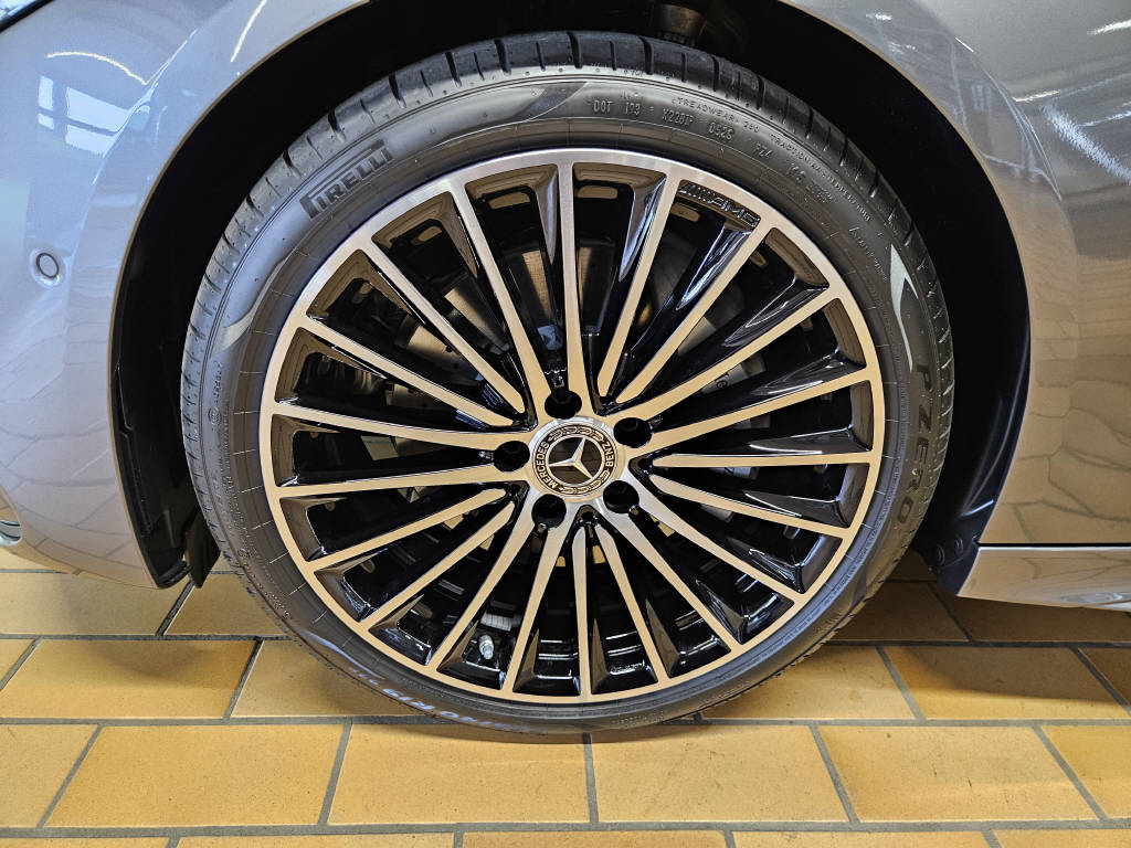 MERCEDES-BENZ C 220 d 4Matic Kombi AMG Line Swiss Star-image-16