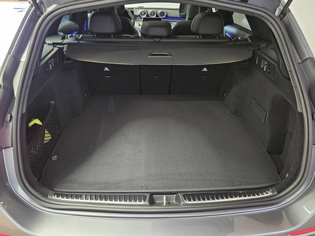MERCEDES-BENZ C 220 d 4Matic Kombi AMG Line Swiss Star-image-3