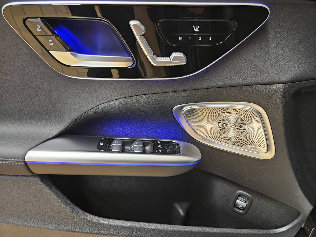 MERCEDES-BENZ C 220 d 4Matic Kombi AMG Line Swiss Star-image-9