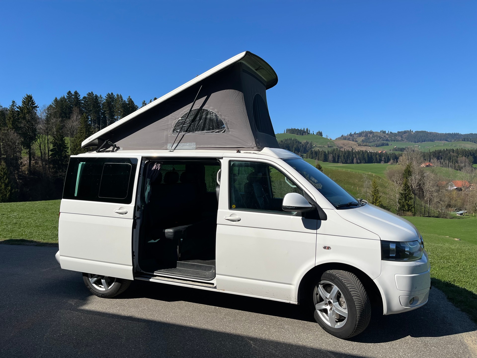 VW Caravelle Comfortline 4Motion 2,0 Ltr. - 132 kW TDI KAT-image-0