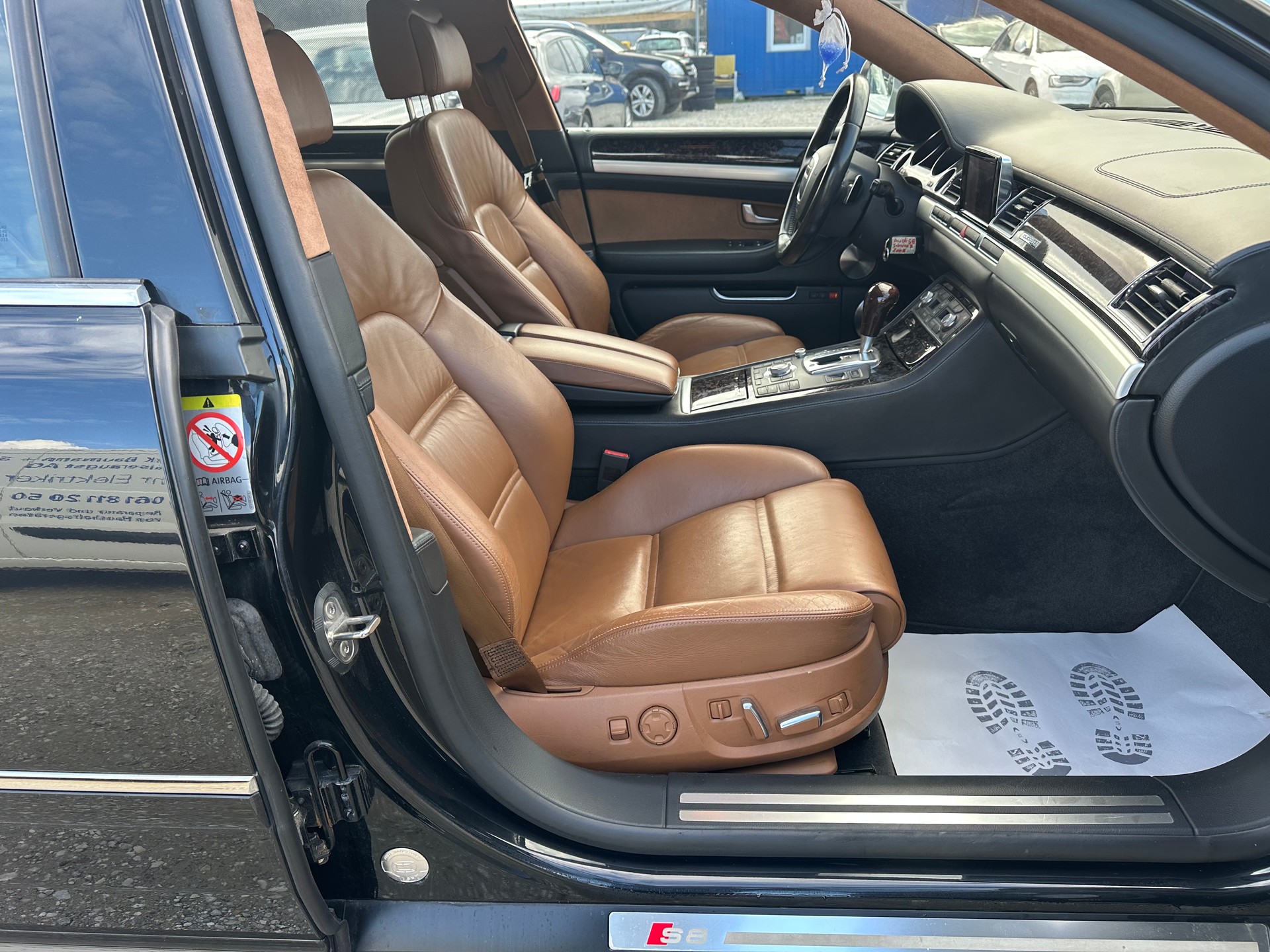AUDI S8 5.2 V10 quattro tiptronic-image-13