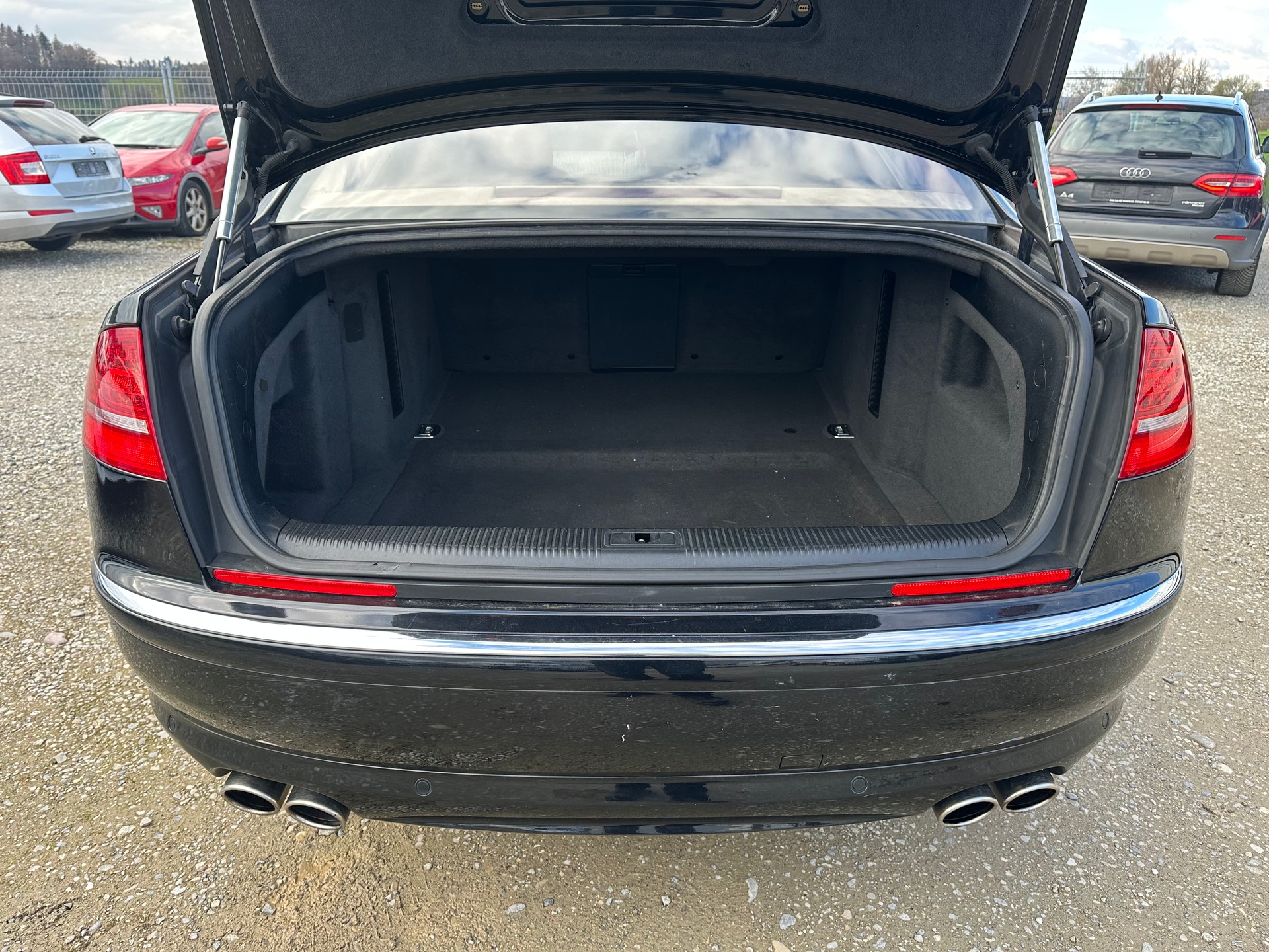 AUDI S8 5.2 V10 quattro tiptronic-image-6
