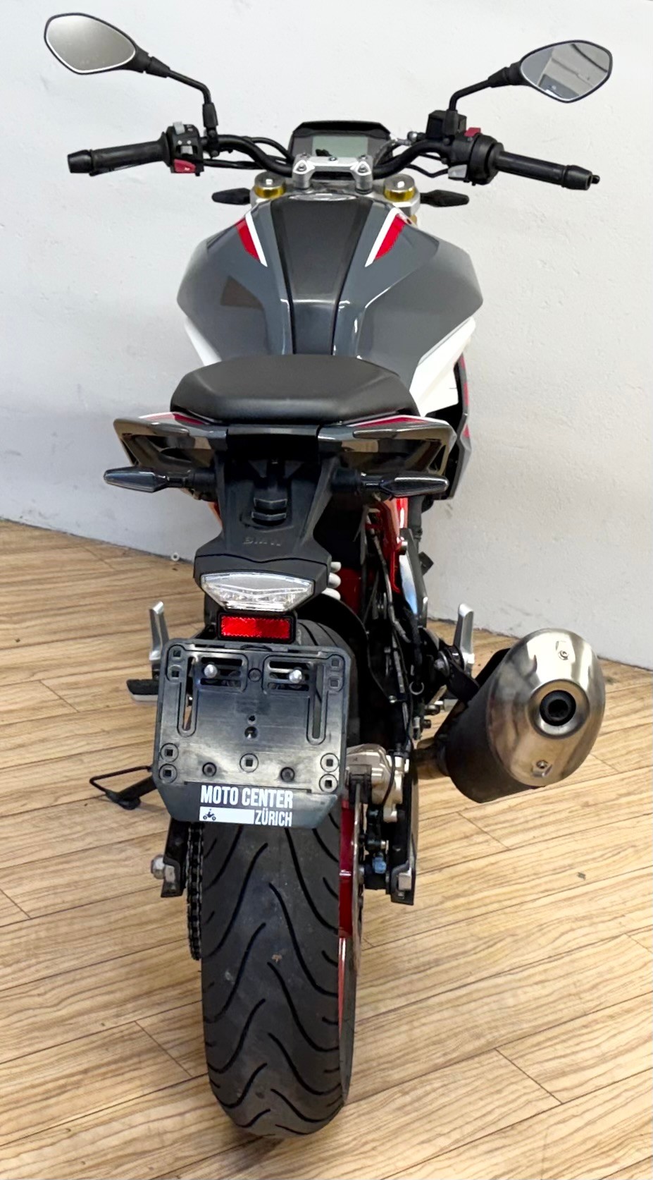 BMW G 310 R-showroom-element-3