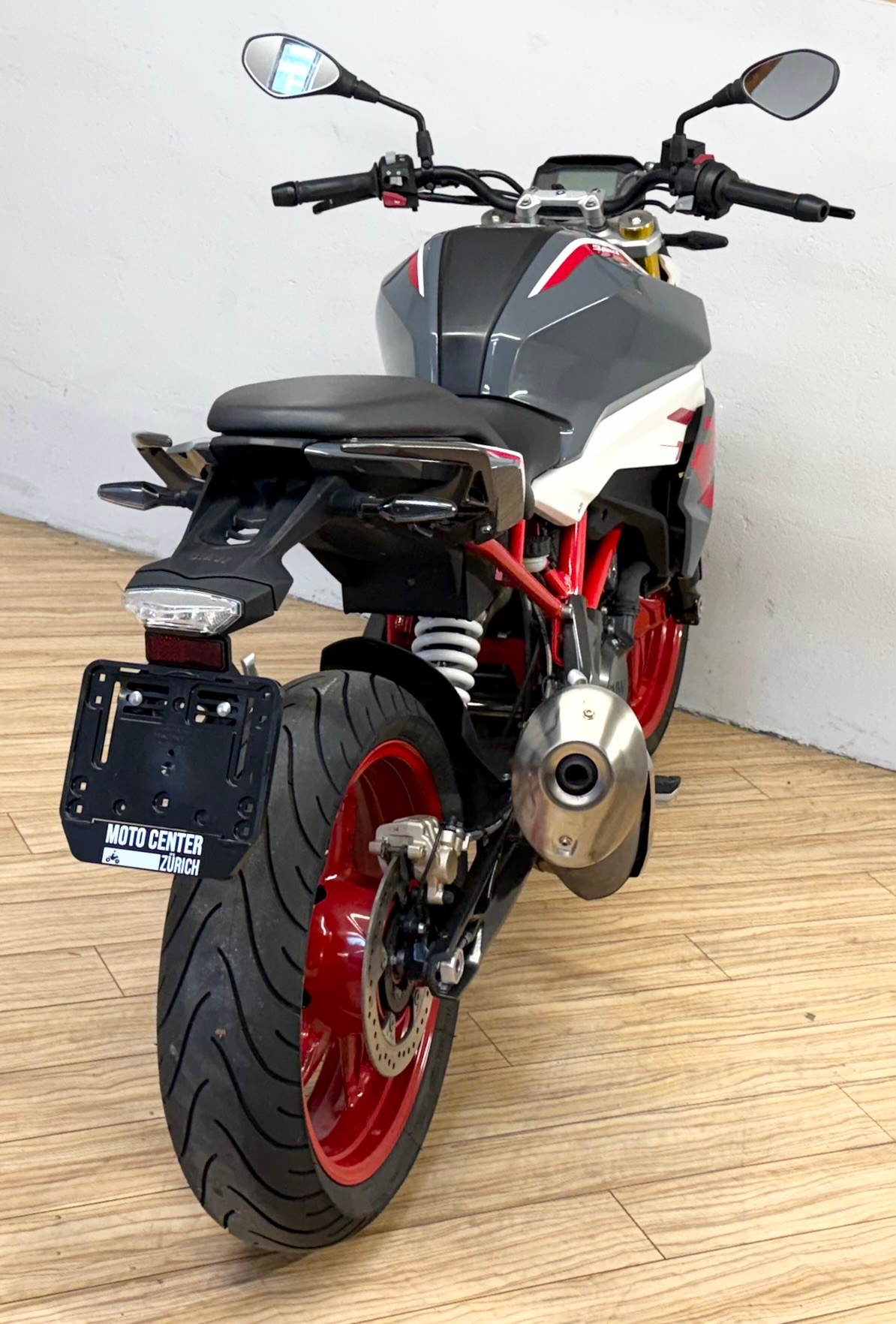 BMW G 310 R-showroom-element-2