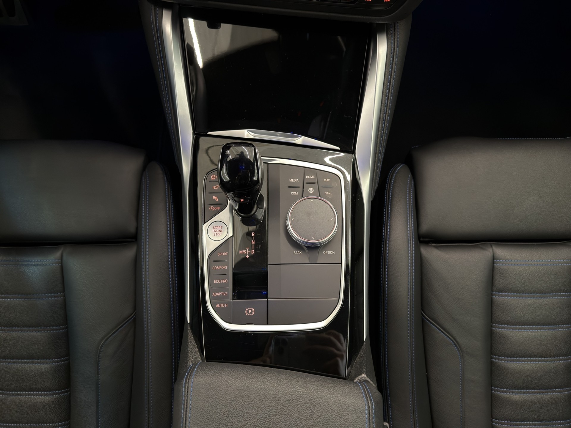 BMW M240i xDrive M Sport Pro Steptronic-image-17