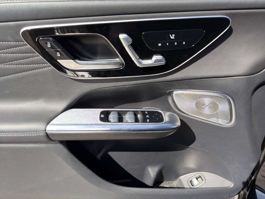 MERCEDES-BENZ GLC 300 AMG Line 4matic-image-12