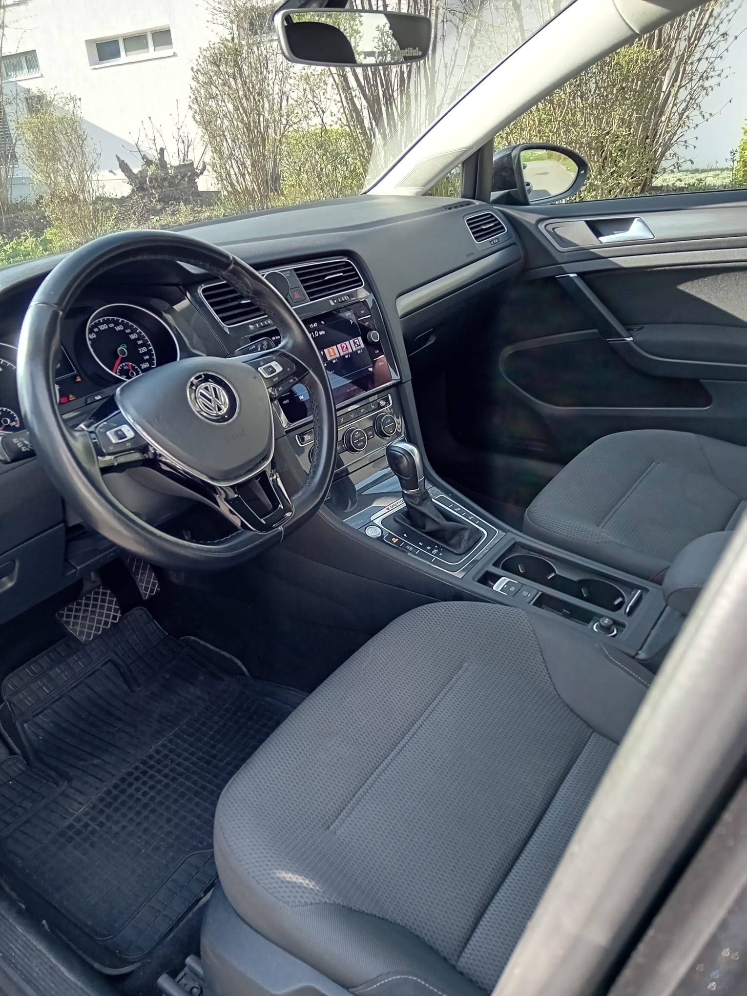 VW Golf 2.0 TDI Comfortline 4Motion DSG-image-4