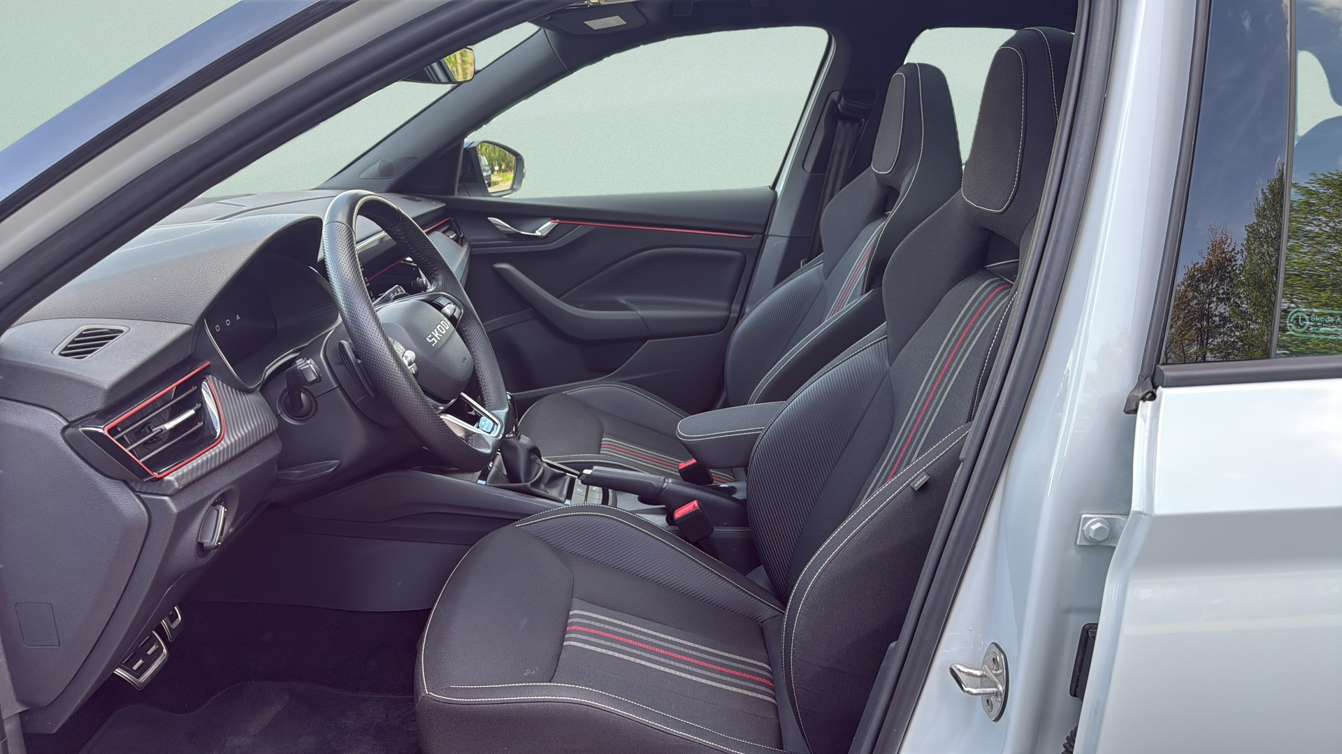 SKODA Kamiq 1.0 TSI Monte Carlo DSG-image-9