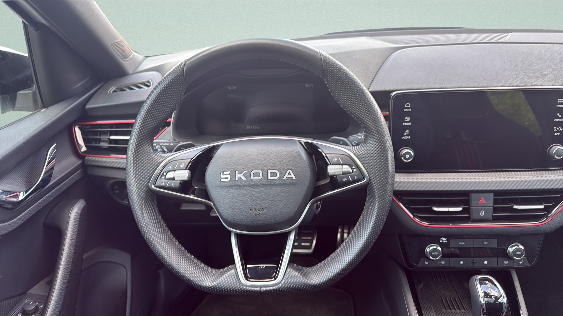 SKODA Kamiq 1.0 TSI Monte Carlo DSG-image-14