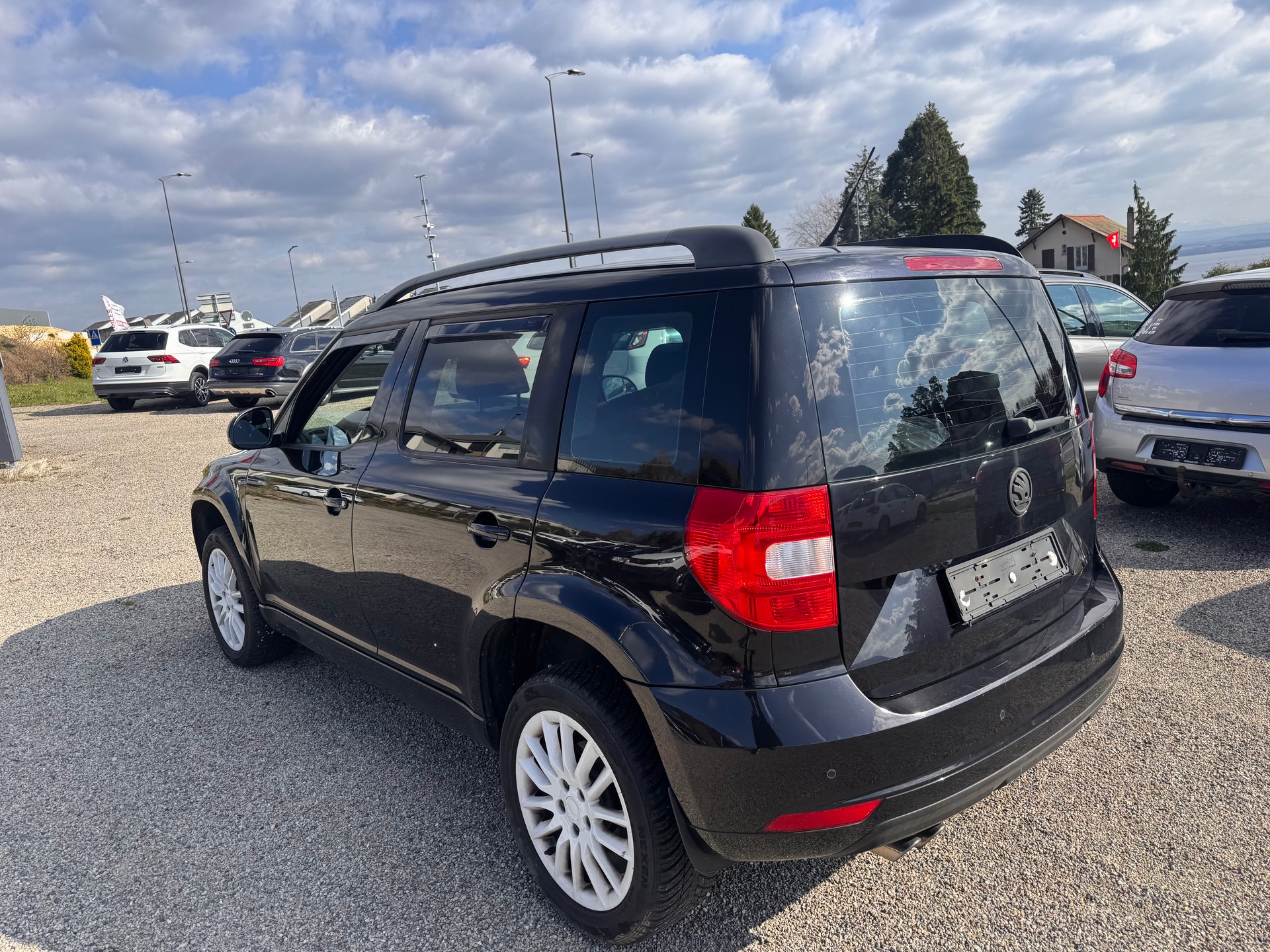 SKODA Yeti 2.0 TDI Outdoor Adventure 4x4-image-3
