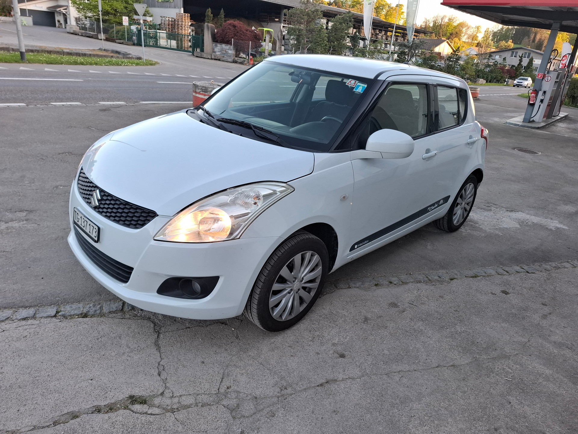 SUZUKI Swift 1.2i 16V GL Piz Sulai 4x4-image-3