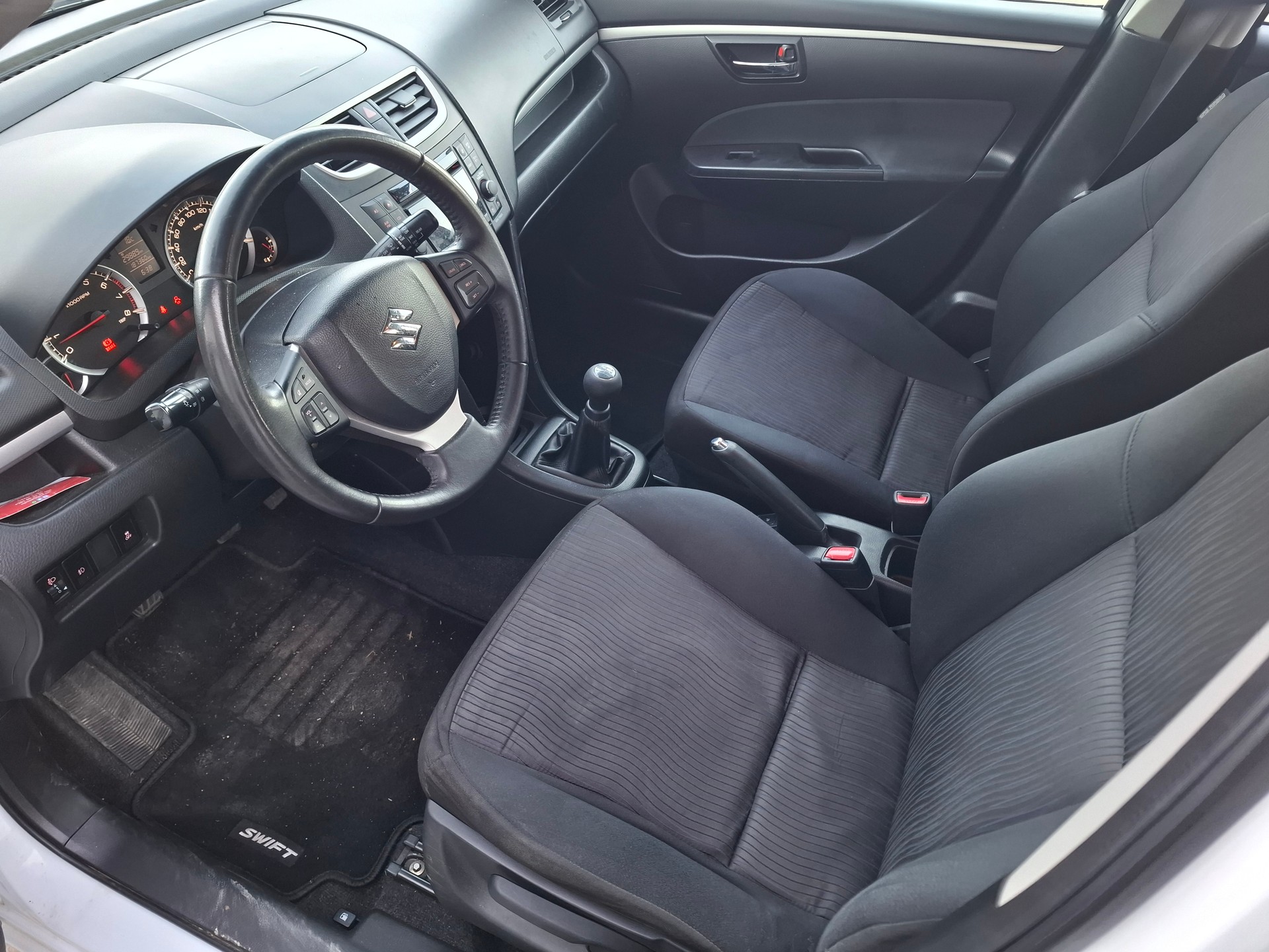 SUZUKI Swift 1.2i 16V GL Piz Sulai 4x4-image-8