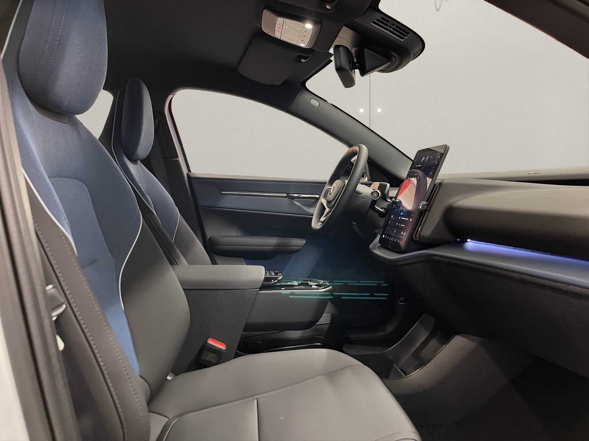 VOLVO EX30 E60 Twin Plus Performance AWD WORKER-image-14