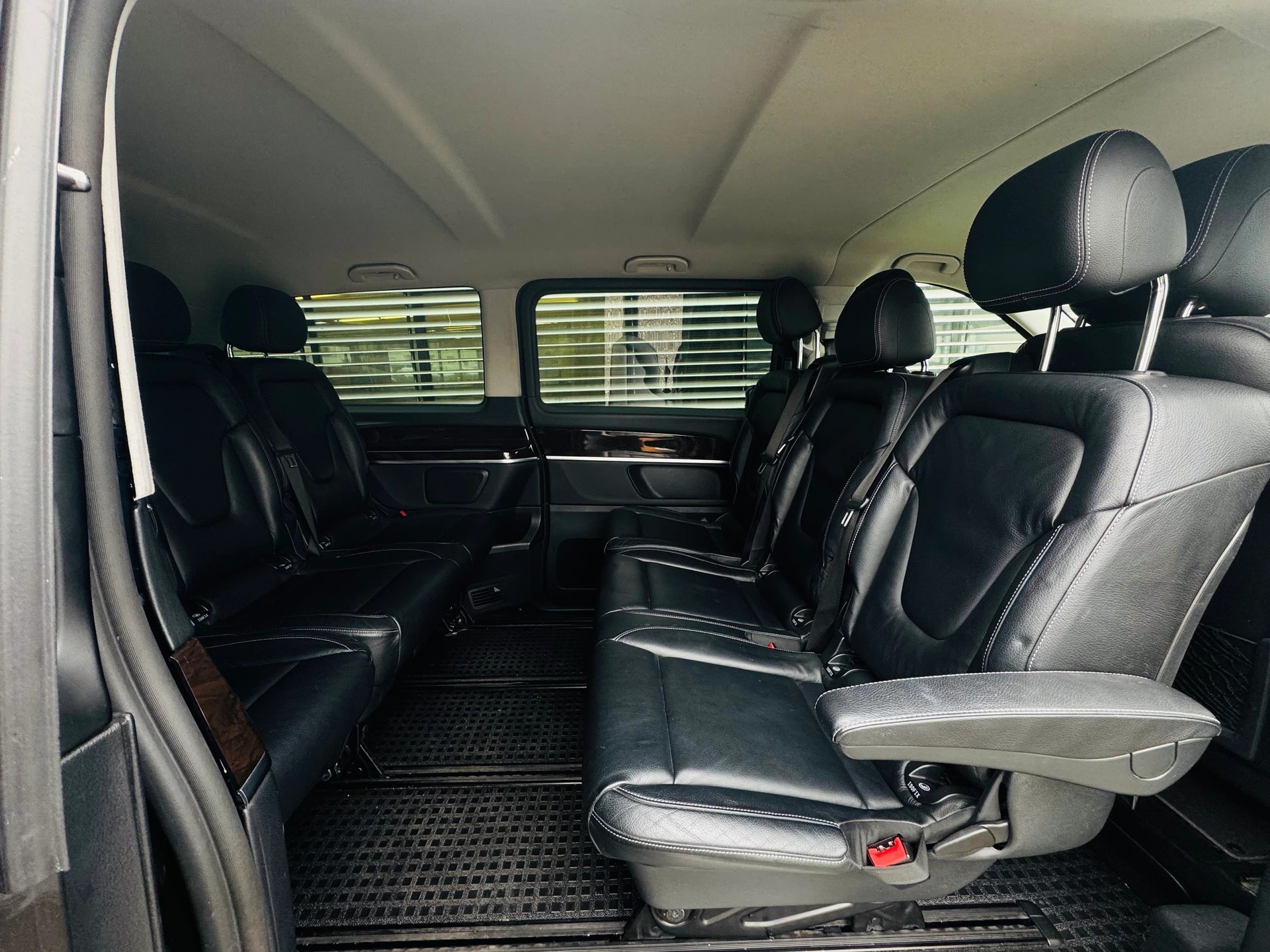 MERCEDES-BENZ V 200 d Avantgarde extralang 8 PLATZ-image-7
