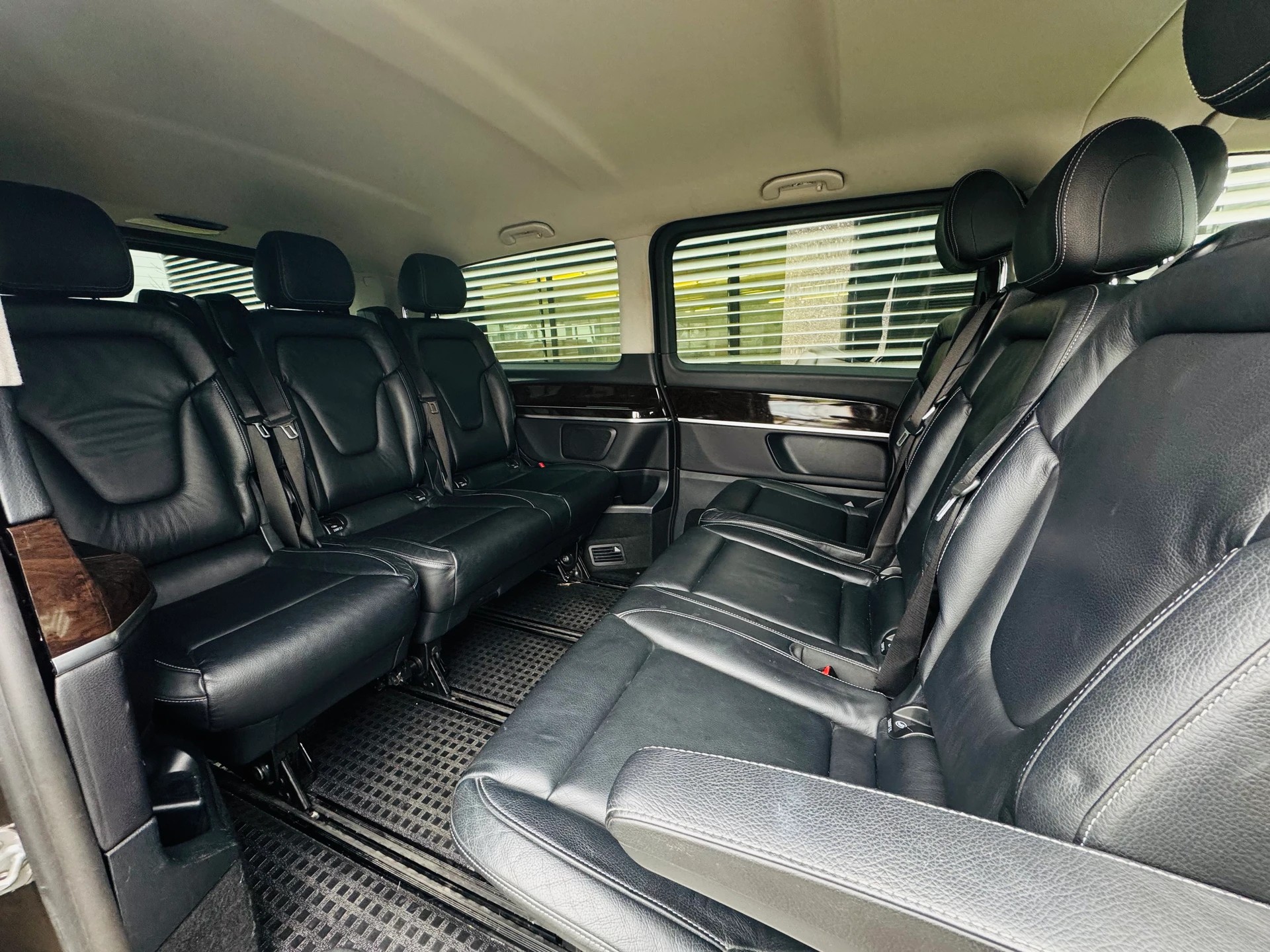 MERCEDES-BENZ V 200 d Avantgarde extralang 8 PLATZ-image-3