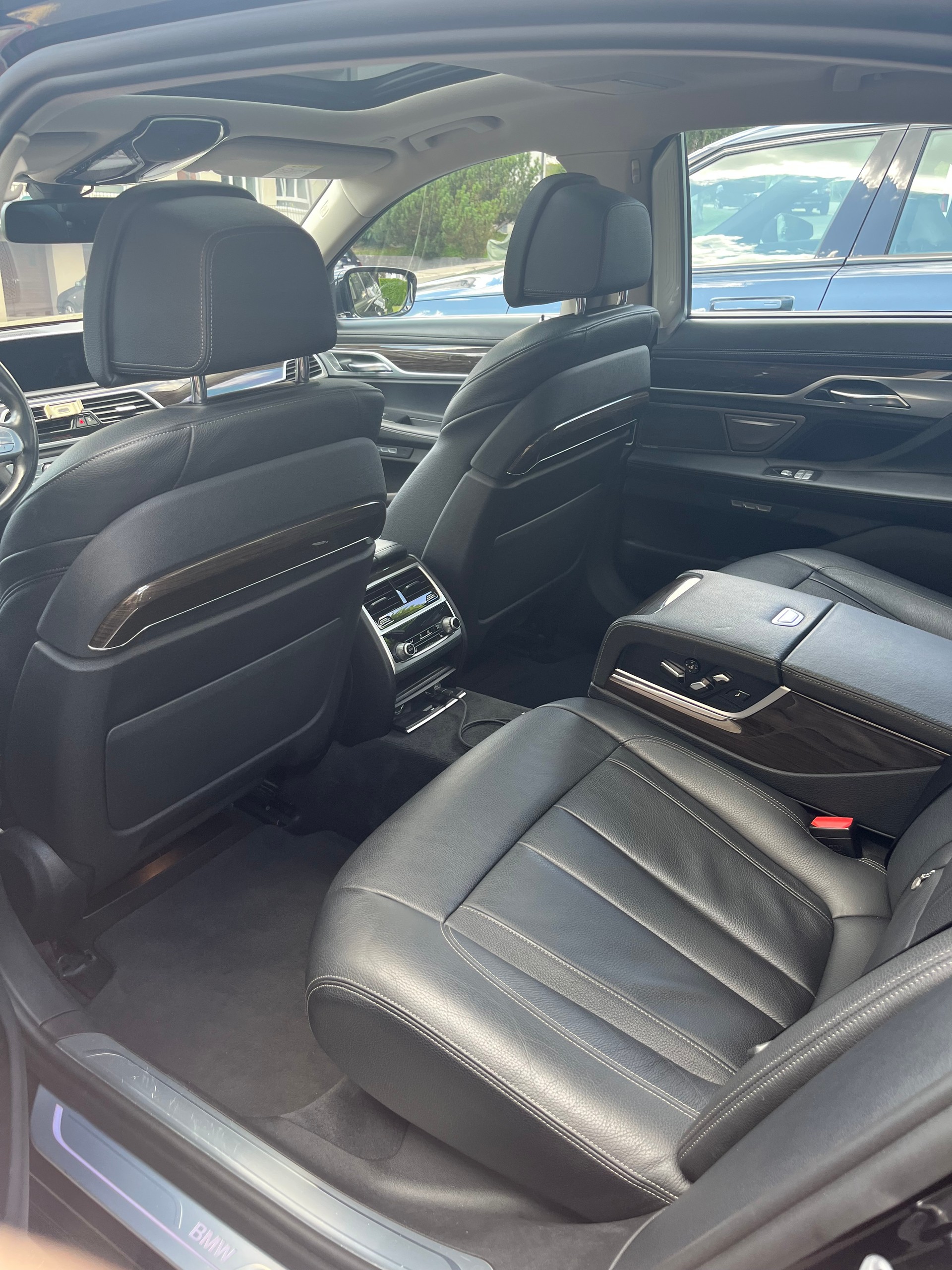 BMW 730Ld xDrive-image-2