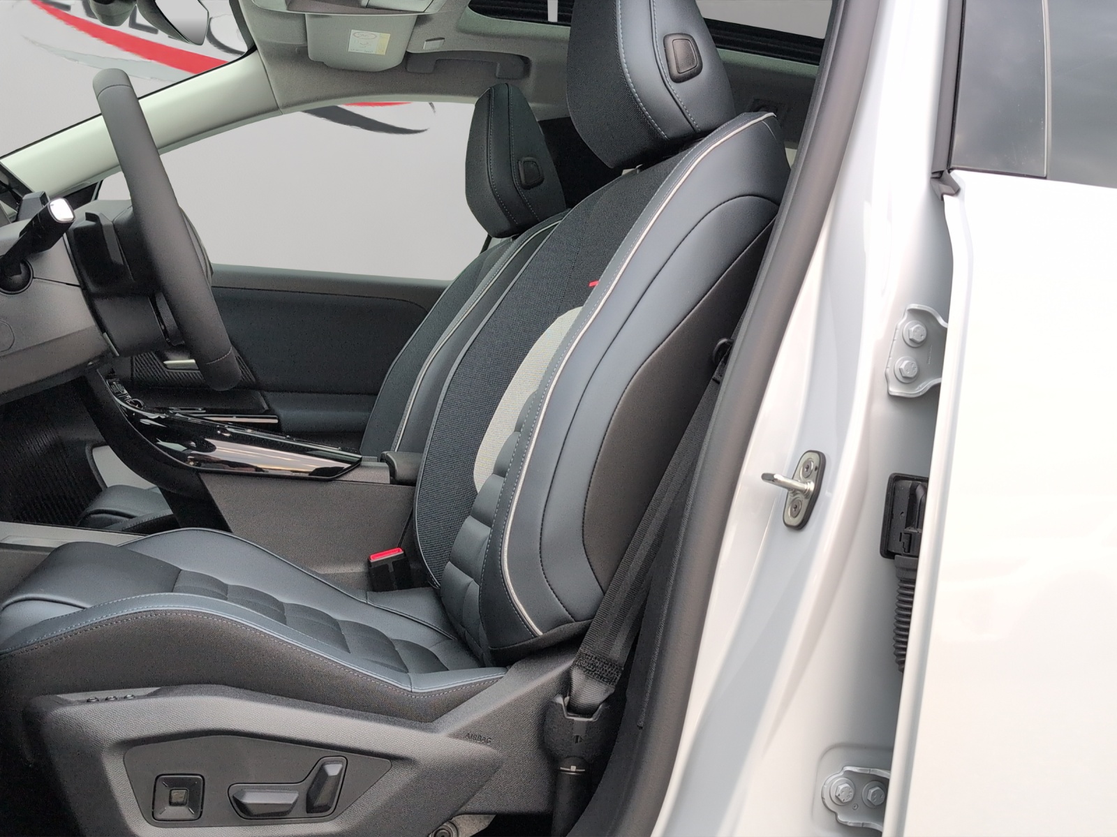 CITROEN C5 Aircross 1.2 HEV Max Automat / Panorama-Glasschiebedach elektrisch / Grip Control / Eintauschprämie Juni 1'500.--image-8