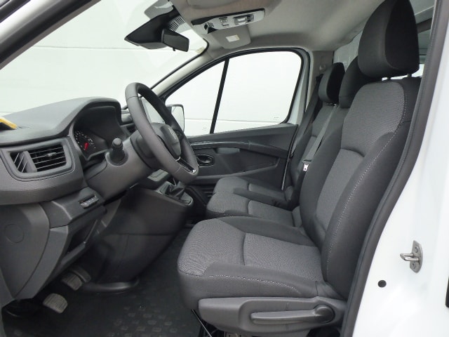 RENAULT Trafic 2.0 Blue dCi 130 Advance L1H1-image-4