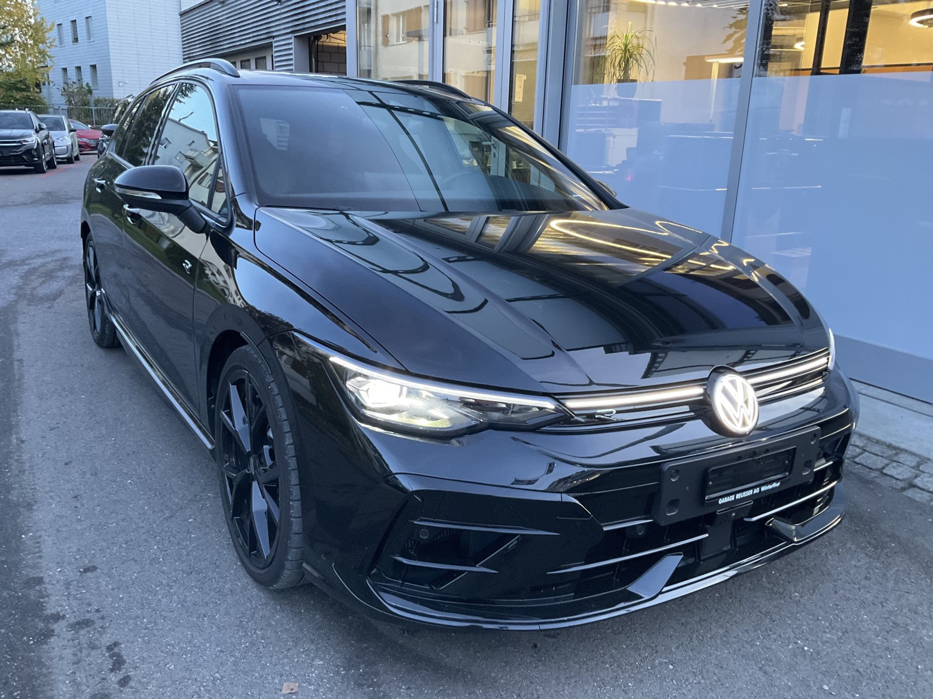 VW Golf Variant R 2.0 TSI 333PS 4 MOTION *** FACELIFT MIT TOPAUSSTATTUNG ***-image-2