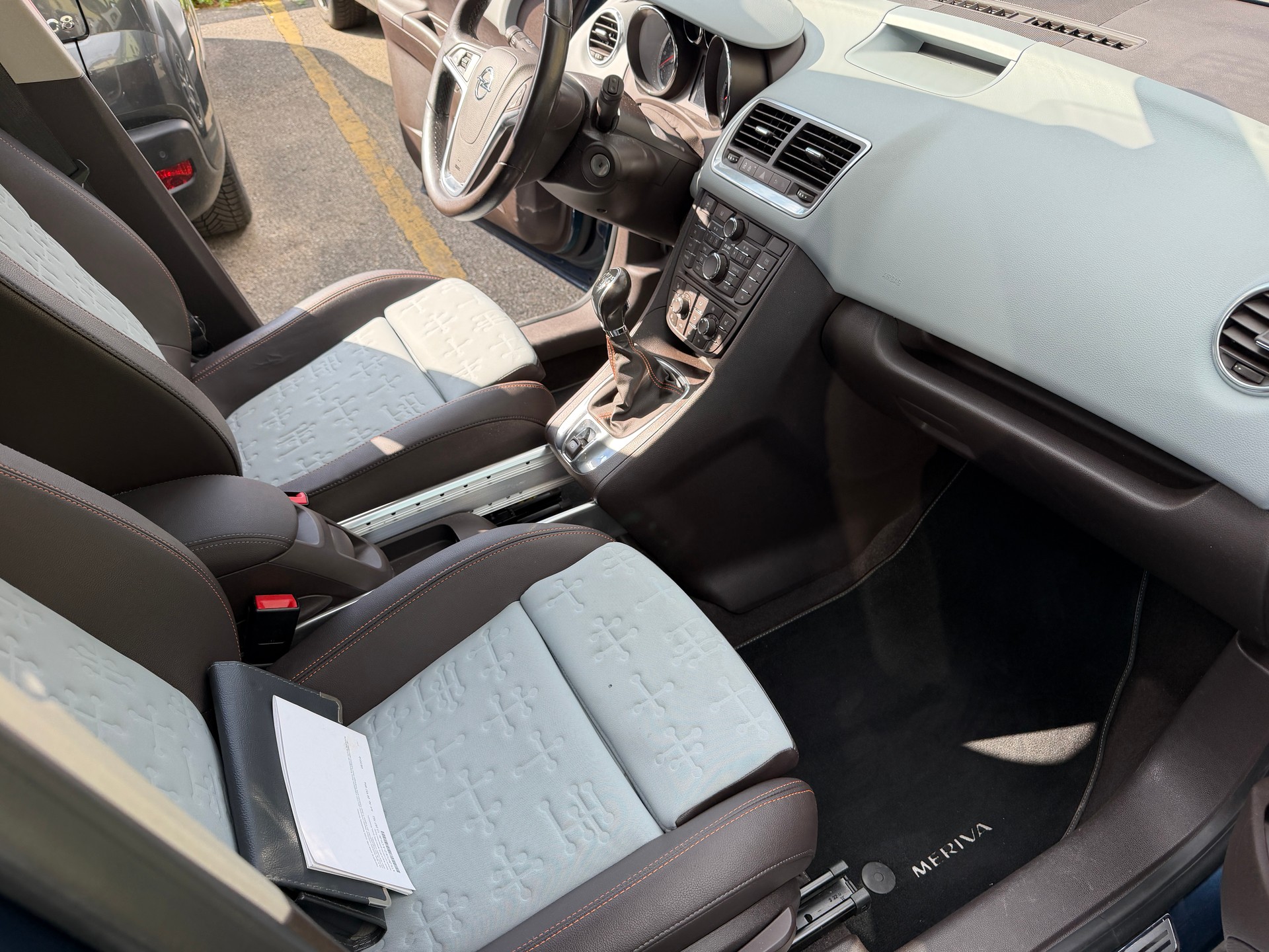 OPEL Meriva 1.4 Turbo Cosmo-image-8