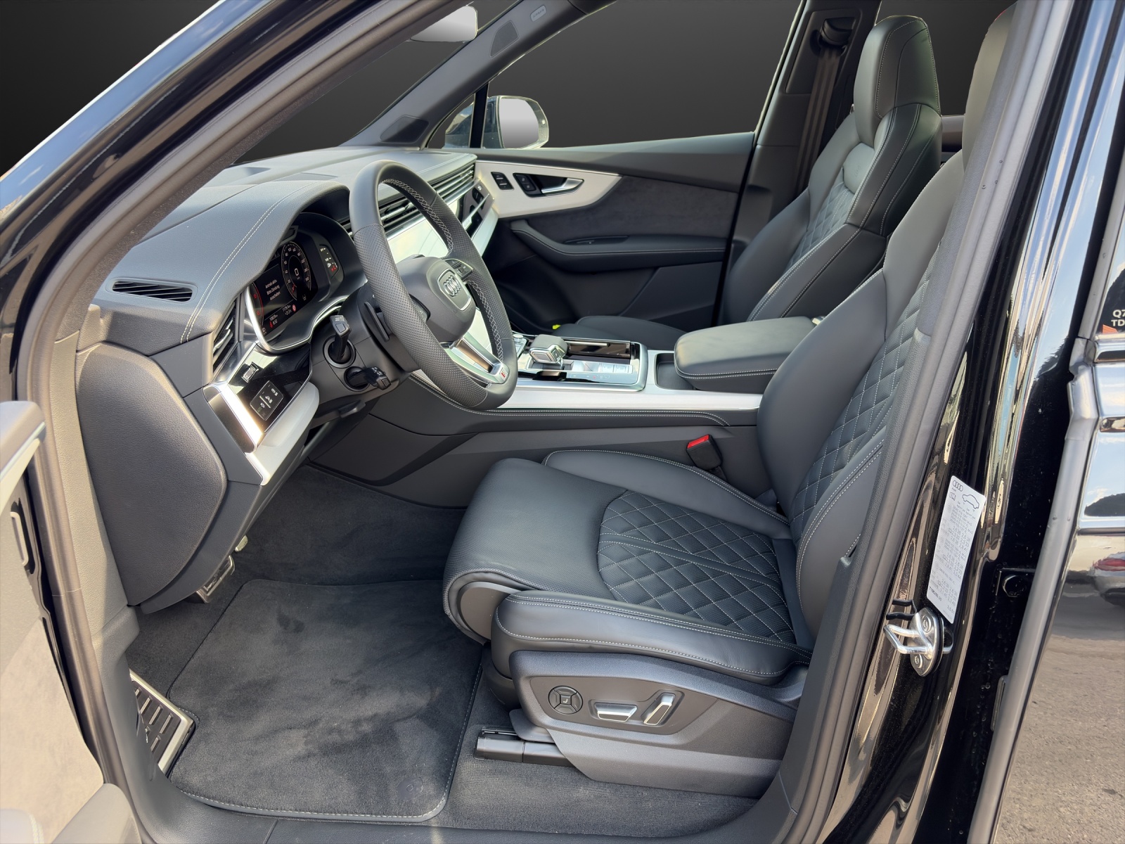 AUDI Q7 SUV TDI quattro 210 kW S Line tiptronic-image-8