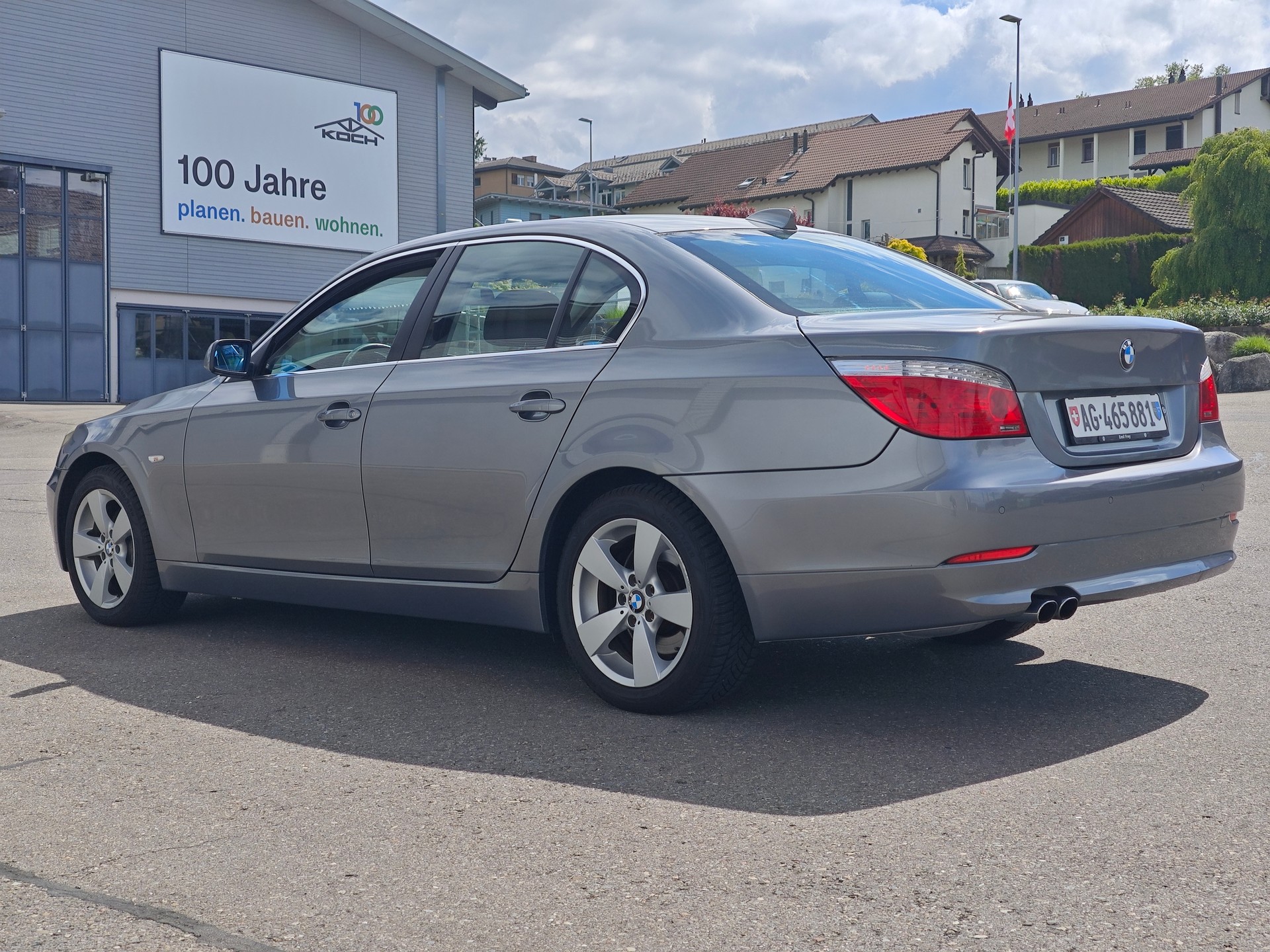 BMW 525xi Premium-image-3
