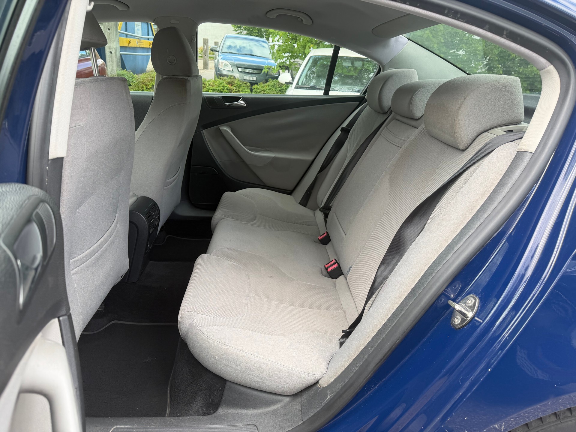 VW Passat 2.0 TDI Comfortline ** Klima-auto ** Tempomat ** 10x Airbag, **-image-2